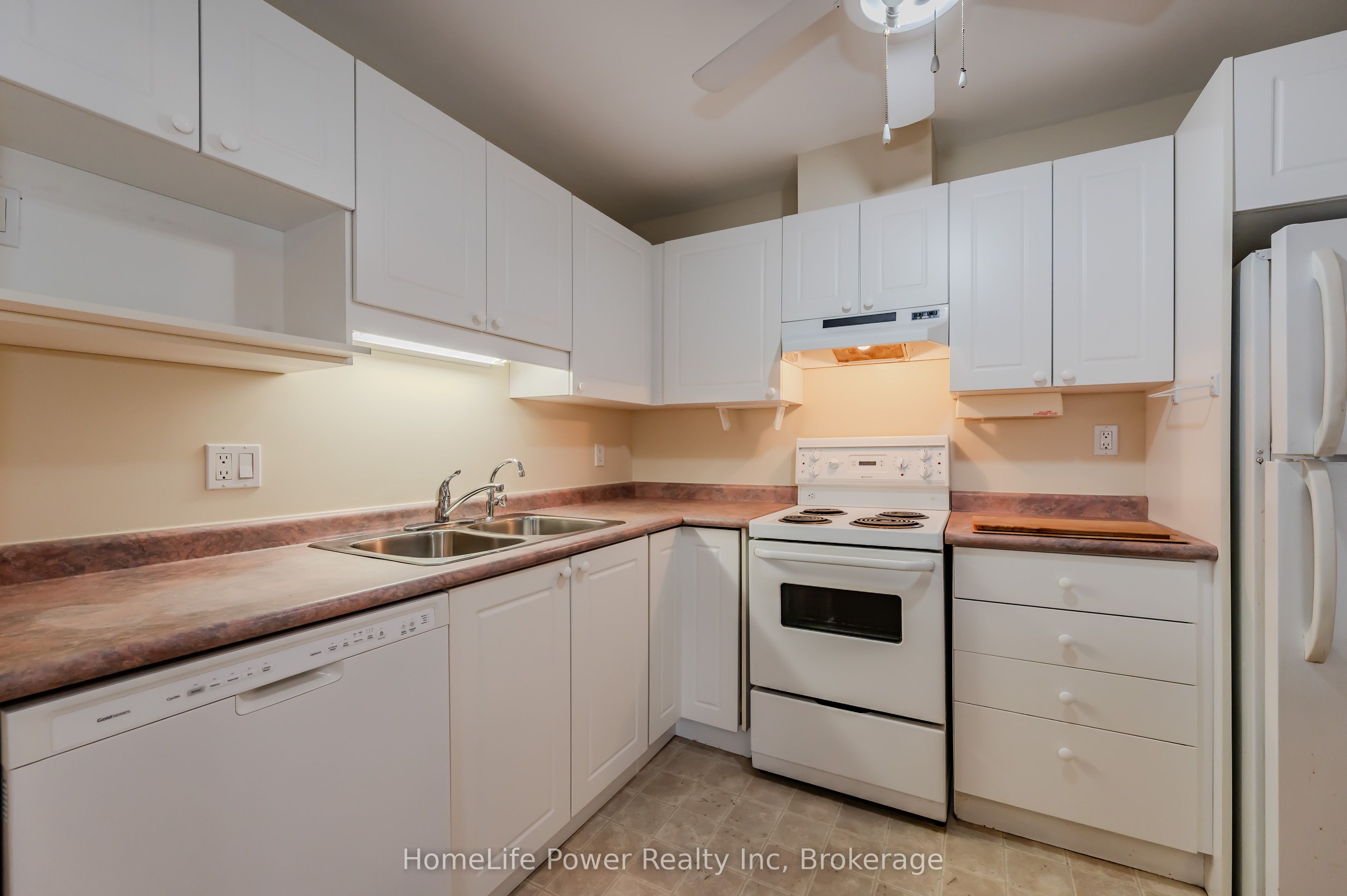 20 St George Street 506 Property Photo 9