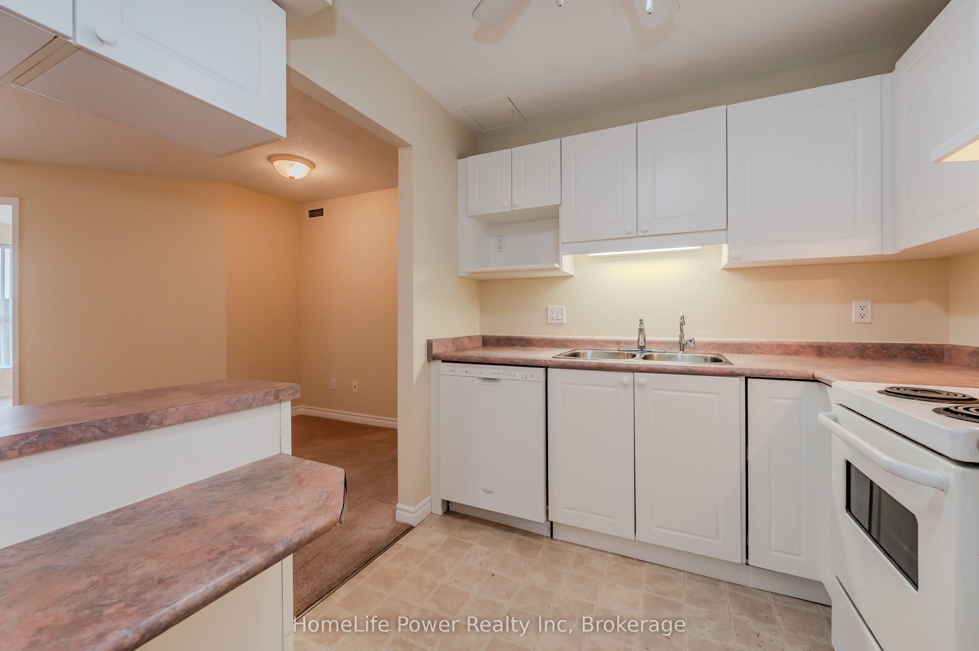 20 St George Street 506 Property Photo 11
