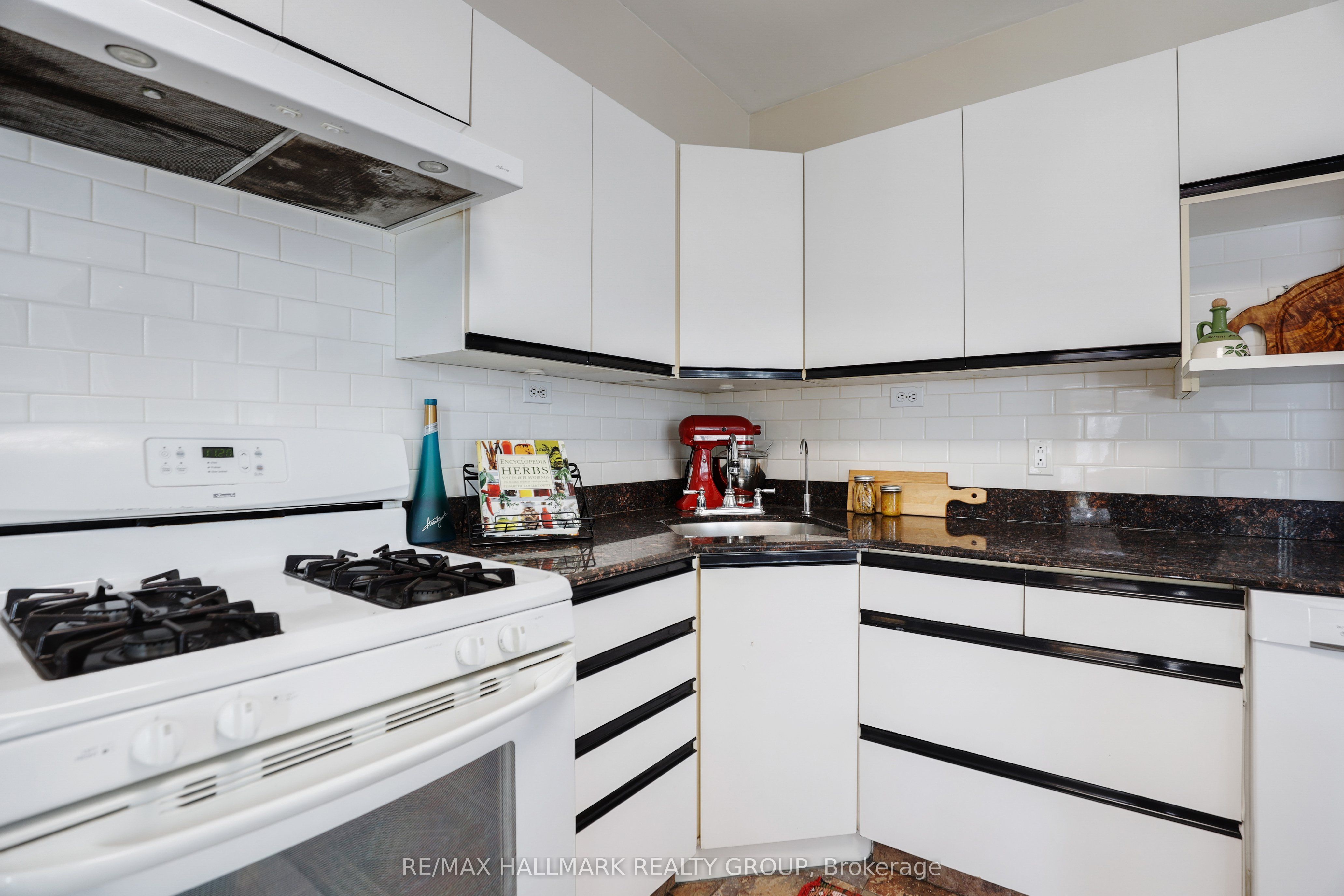 561 Edison Avenue Property Photo 14