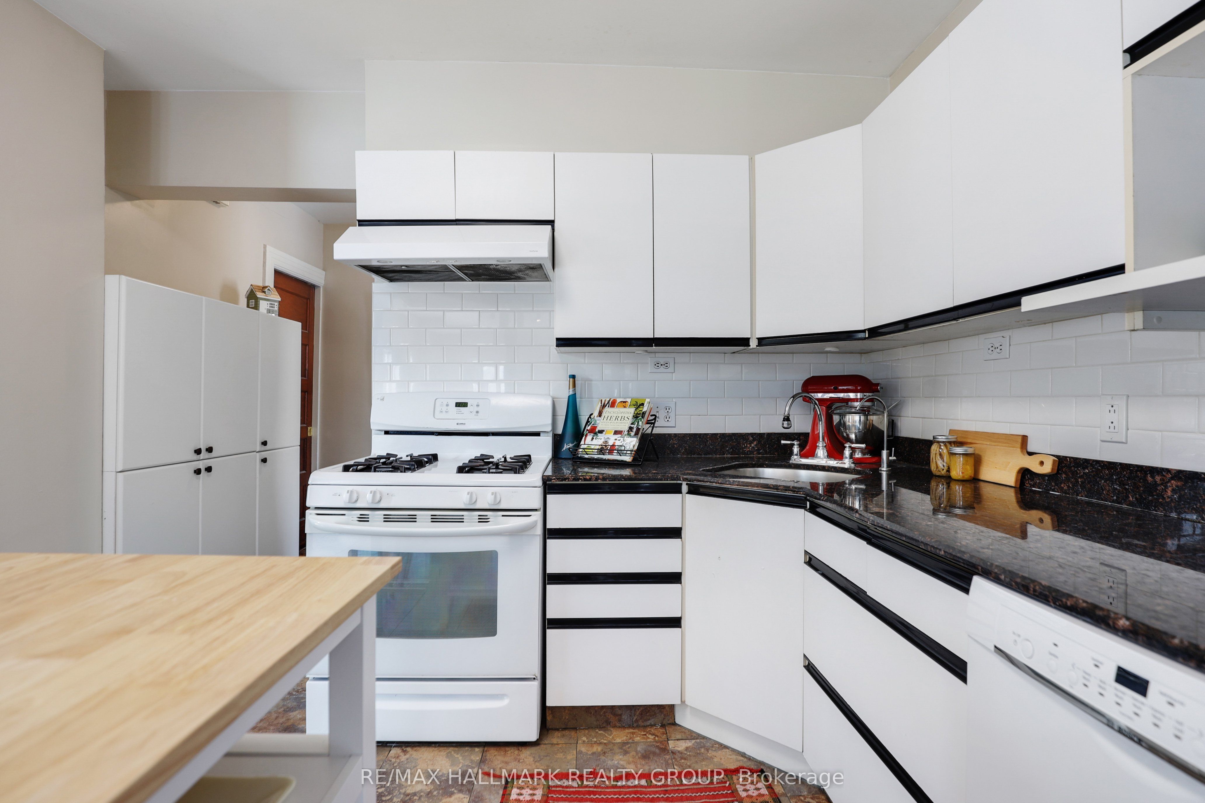 561 Edison Avenue Property Photo 15