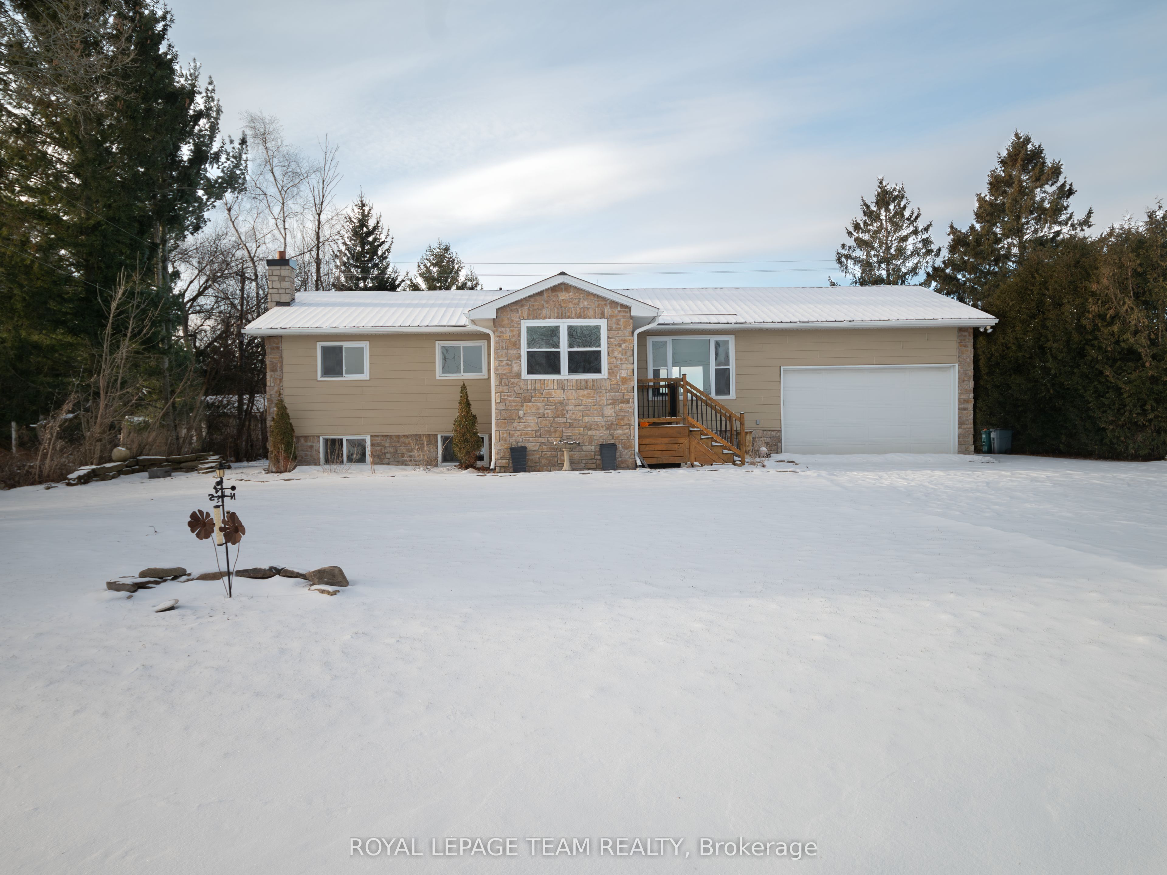 5702 First Line Road Property Photo