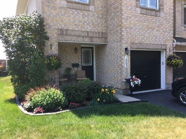 1062 Candlewood Street Property Photo 2