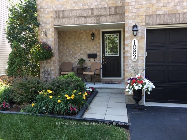 1062 Candlewood Street Property Photo 4