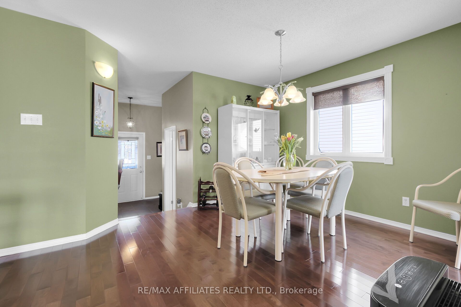 1062 Candlewood Street Property Photo 7