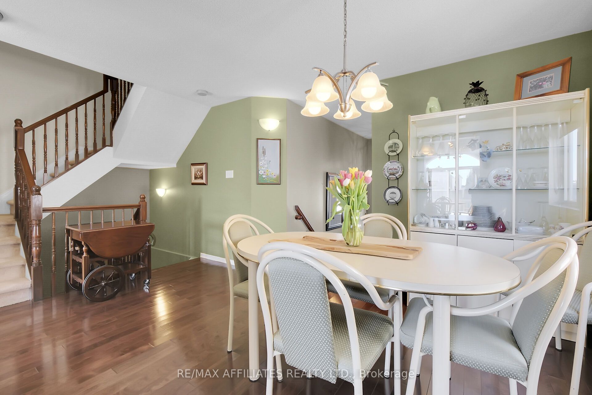 1062 Candlewood Street Property Photo 8