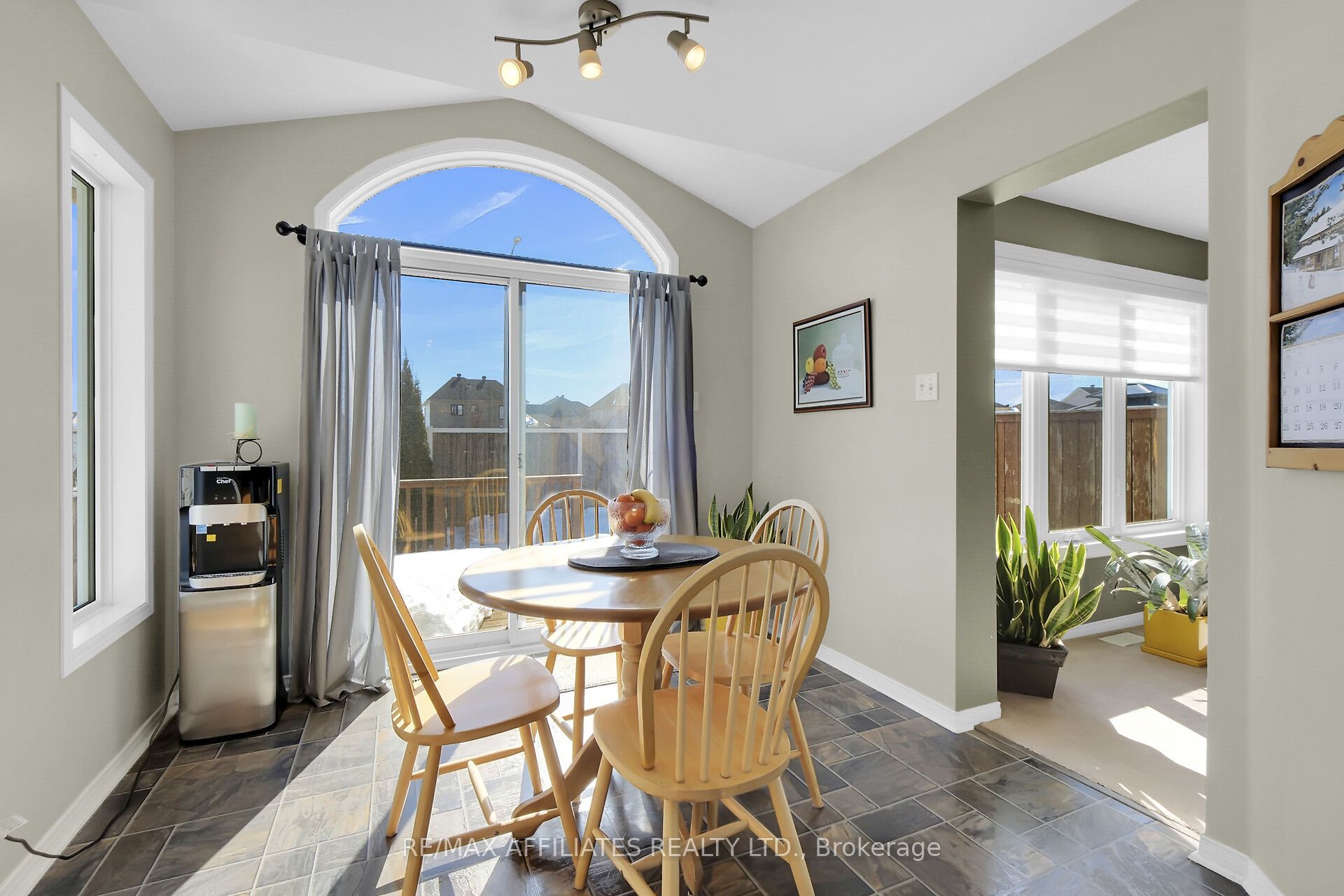 1062 Candlewood Street Property Photo 12