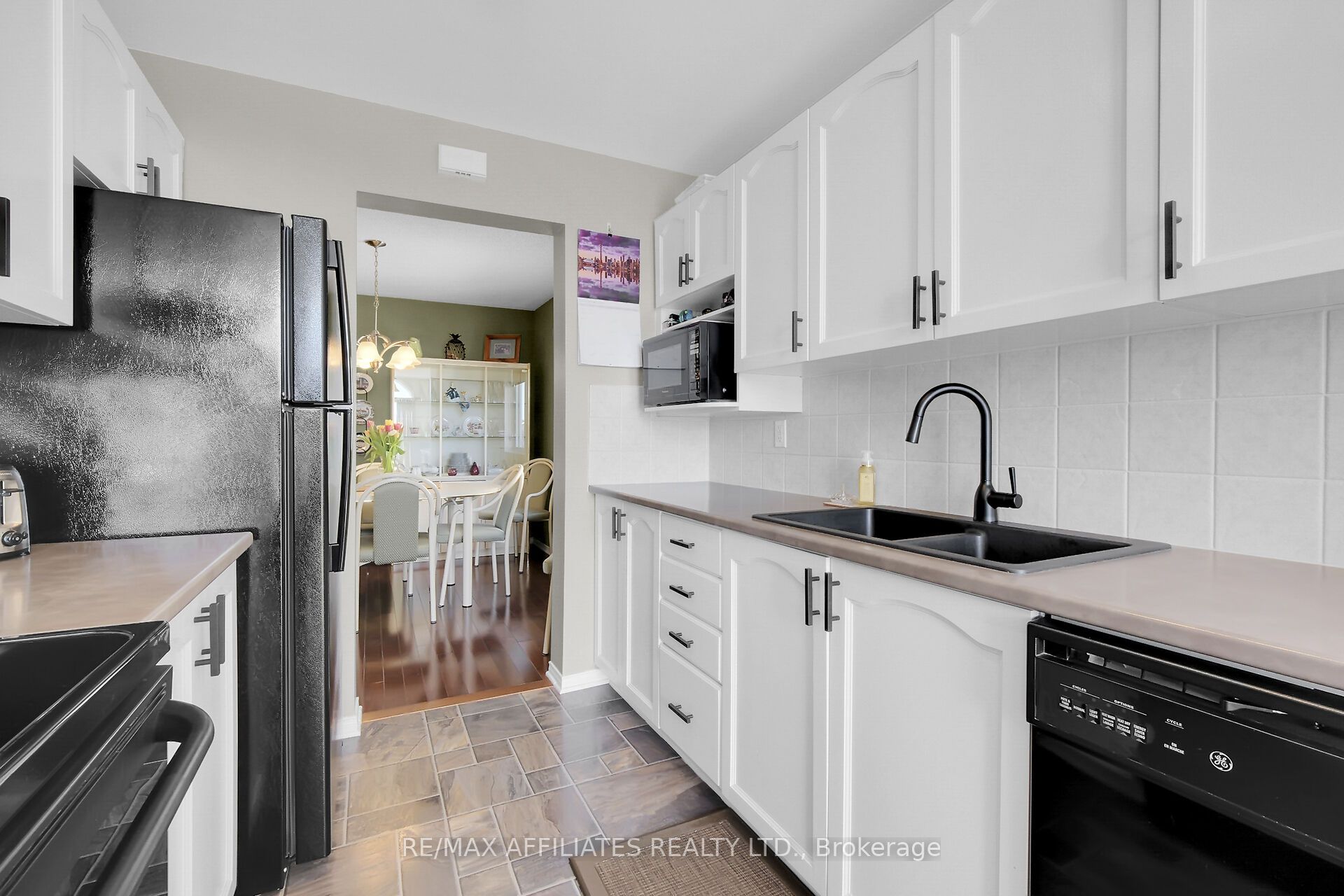 1062 Candlewood Street Property Photo 14