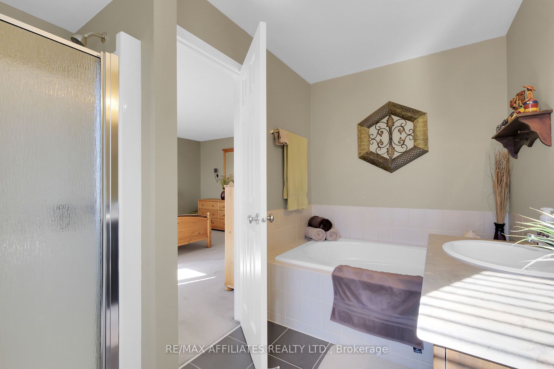 1062 Candlewood Street Property Photo 19