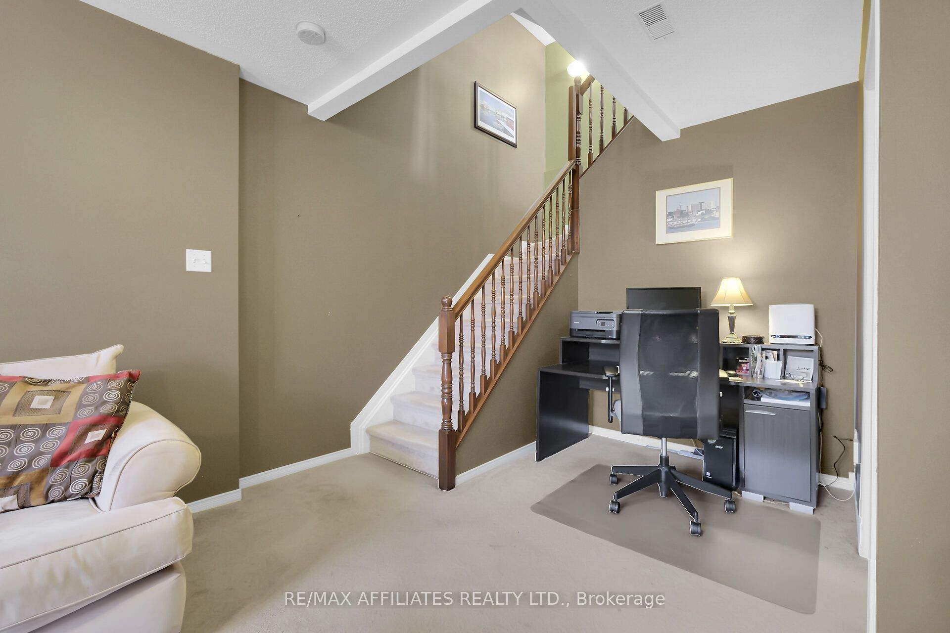 1062 Candlewood Street Property Photo 25