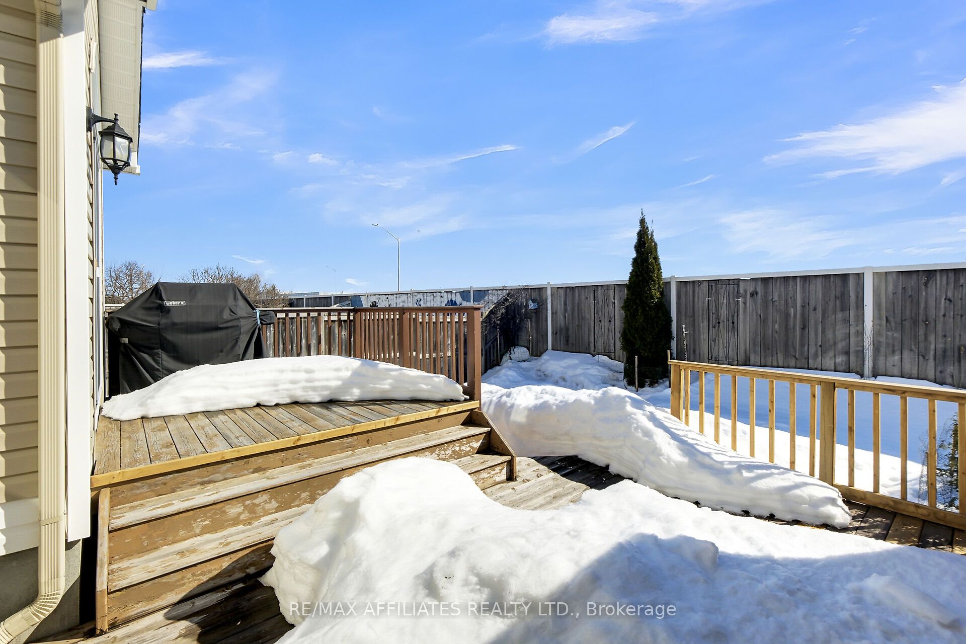 1062 Candlewood Street Property Photo 27