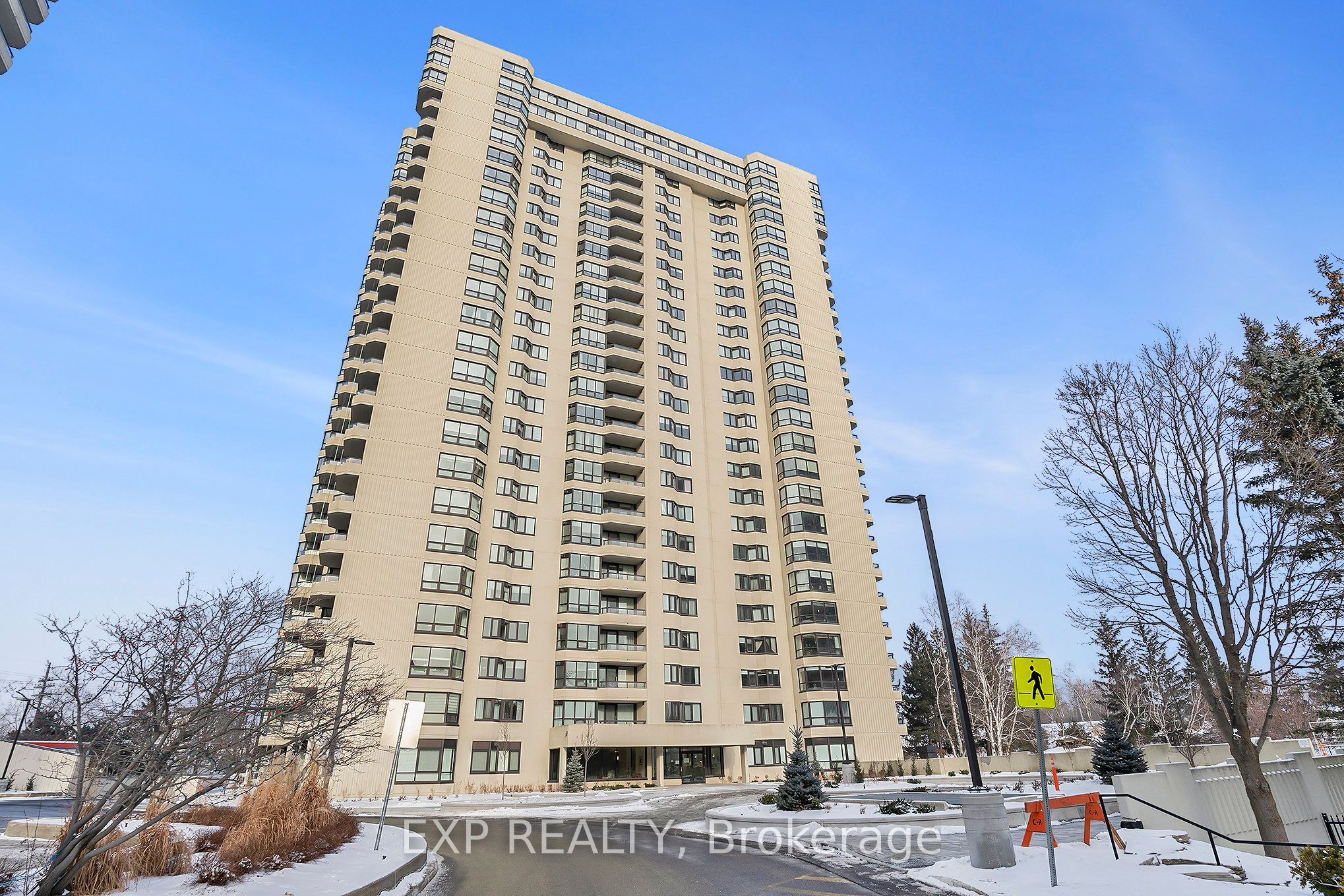 1500 Riverside Dr Property Photo