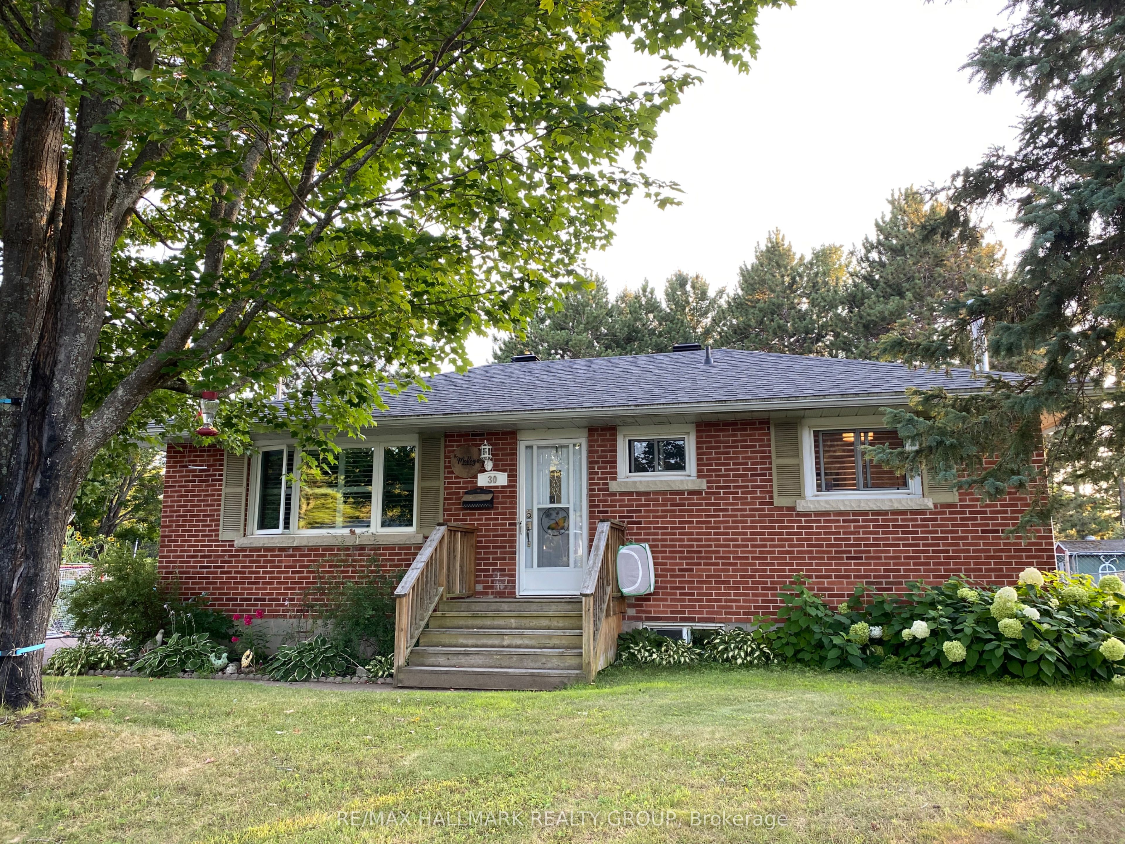 30 Sunset Cres Property Photo
