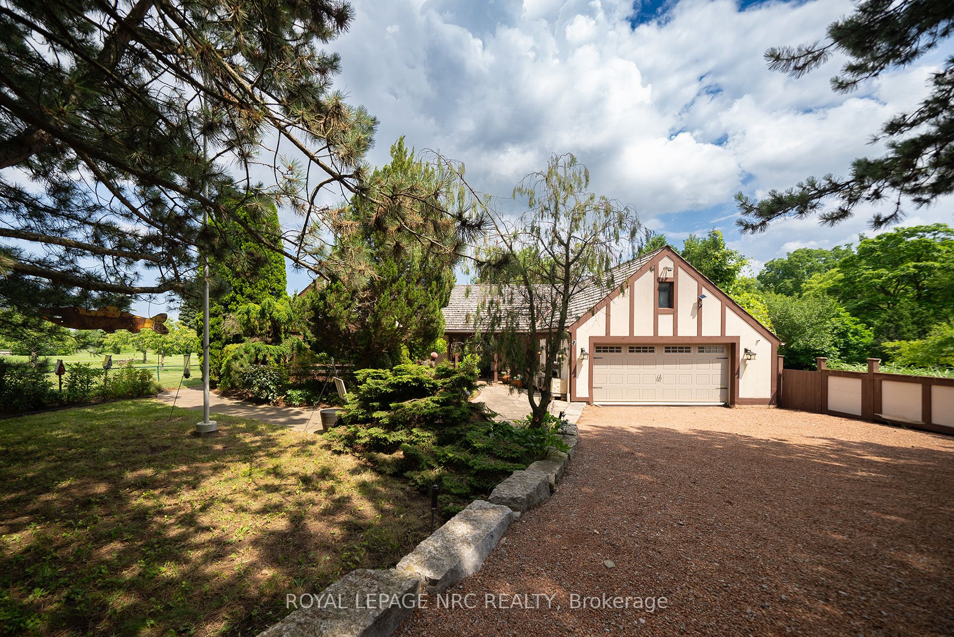 1812 York Rd Property Photo