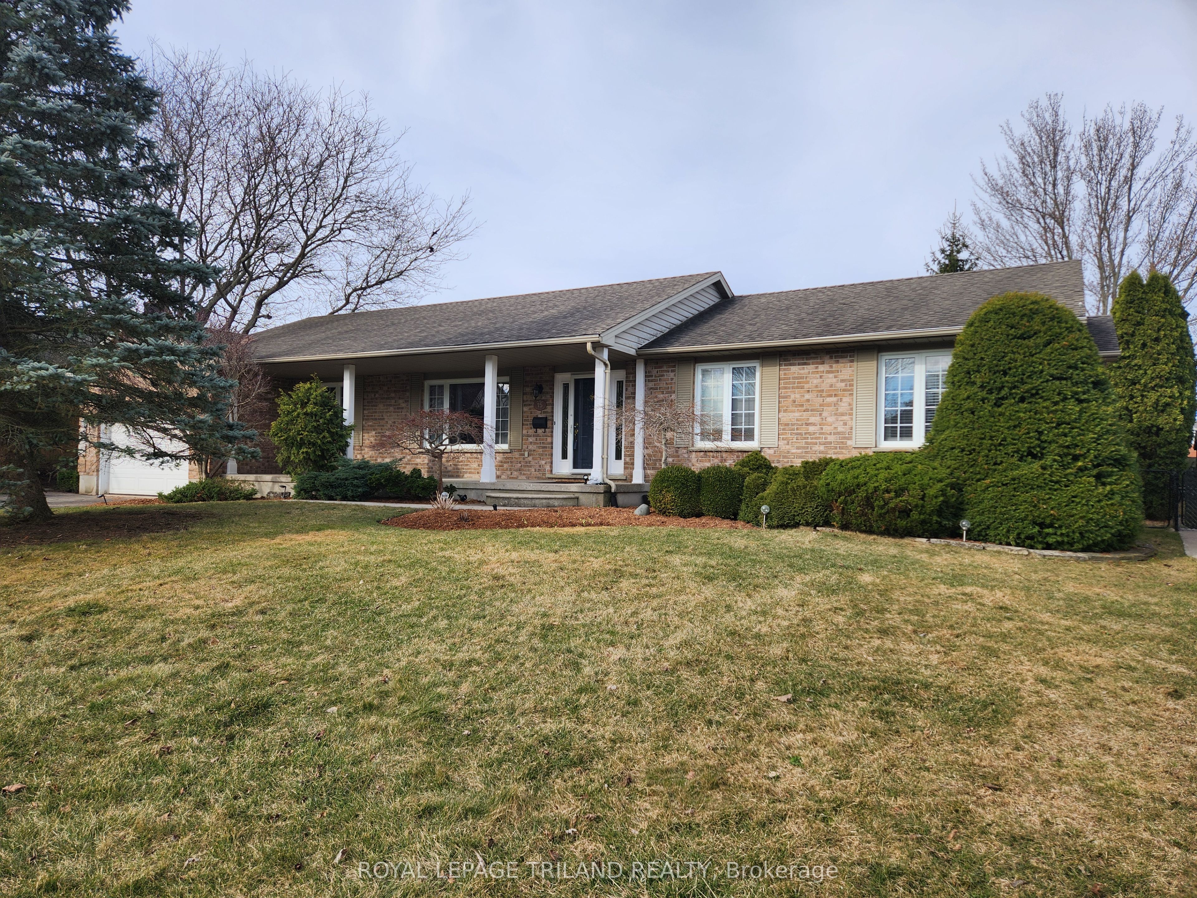 15 Timberlane Cres Property Photo