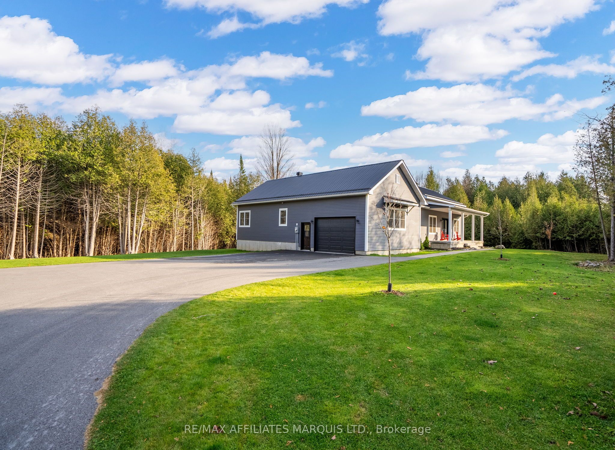 3399 Lake Shore Rd Property Photo