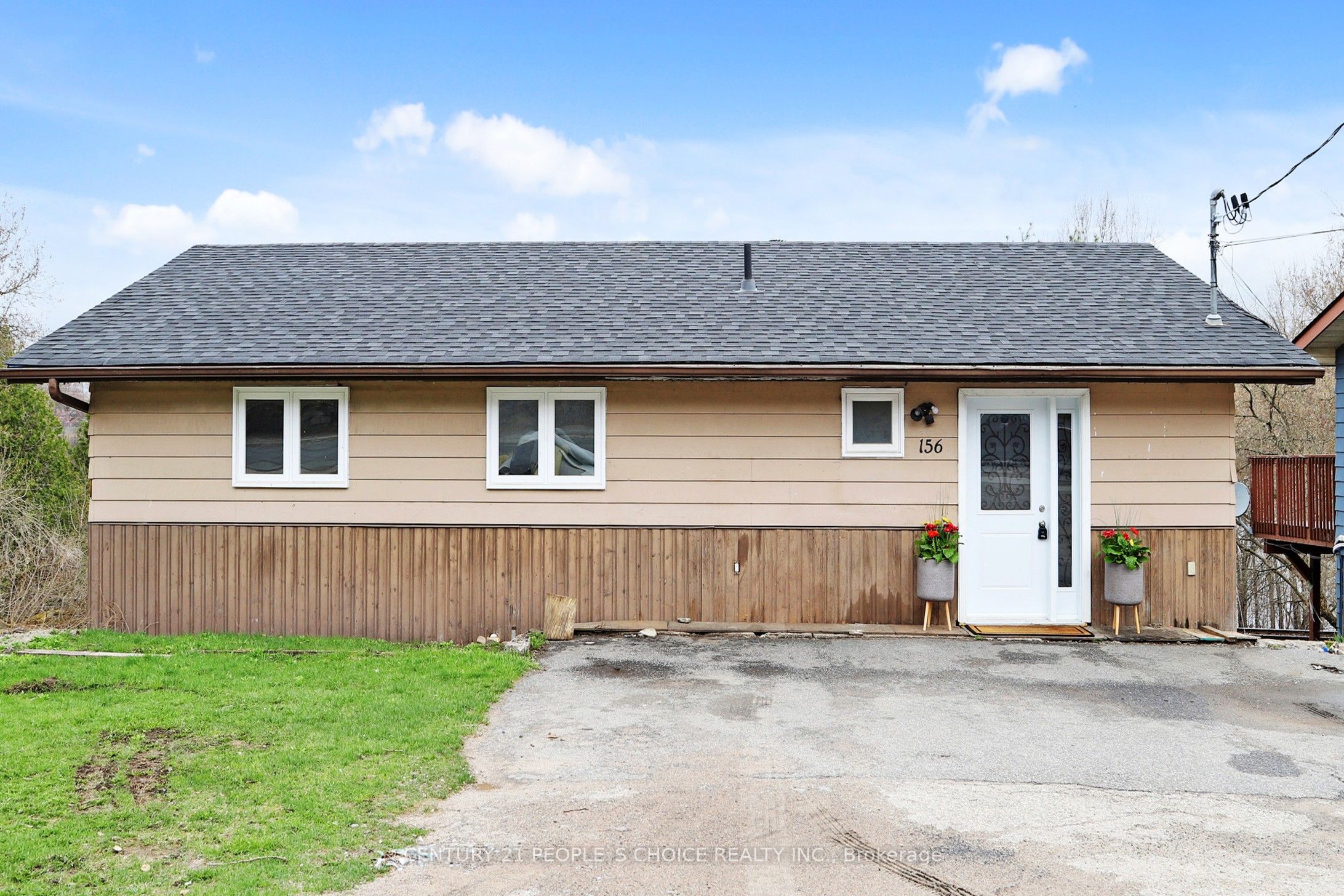 156 Main Street Property Photo 1