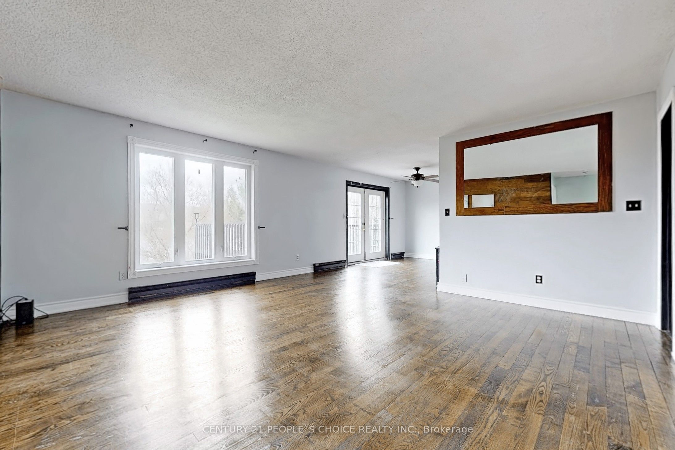 156 Main Street W Property Photo 6