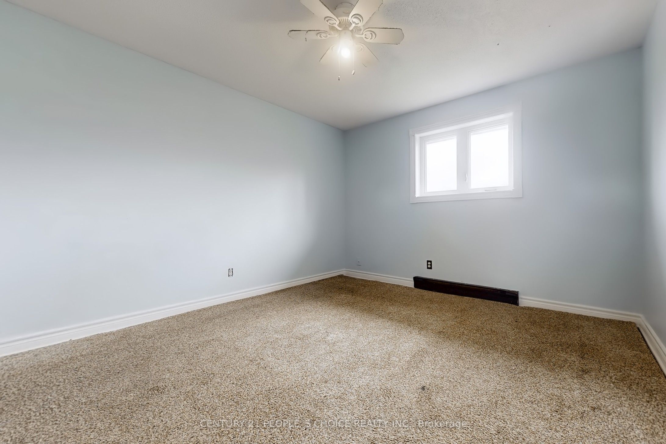 156 Main Street W Property Photo 16