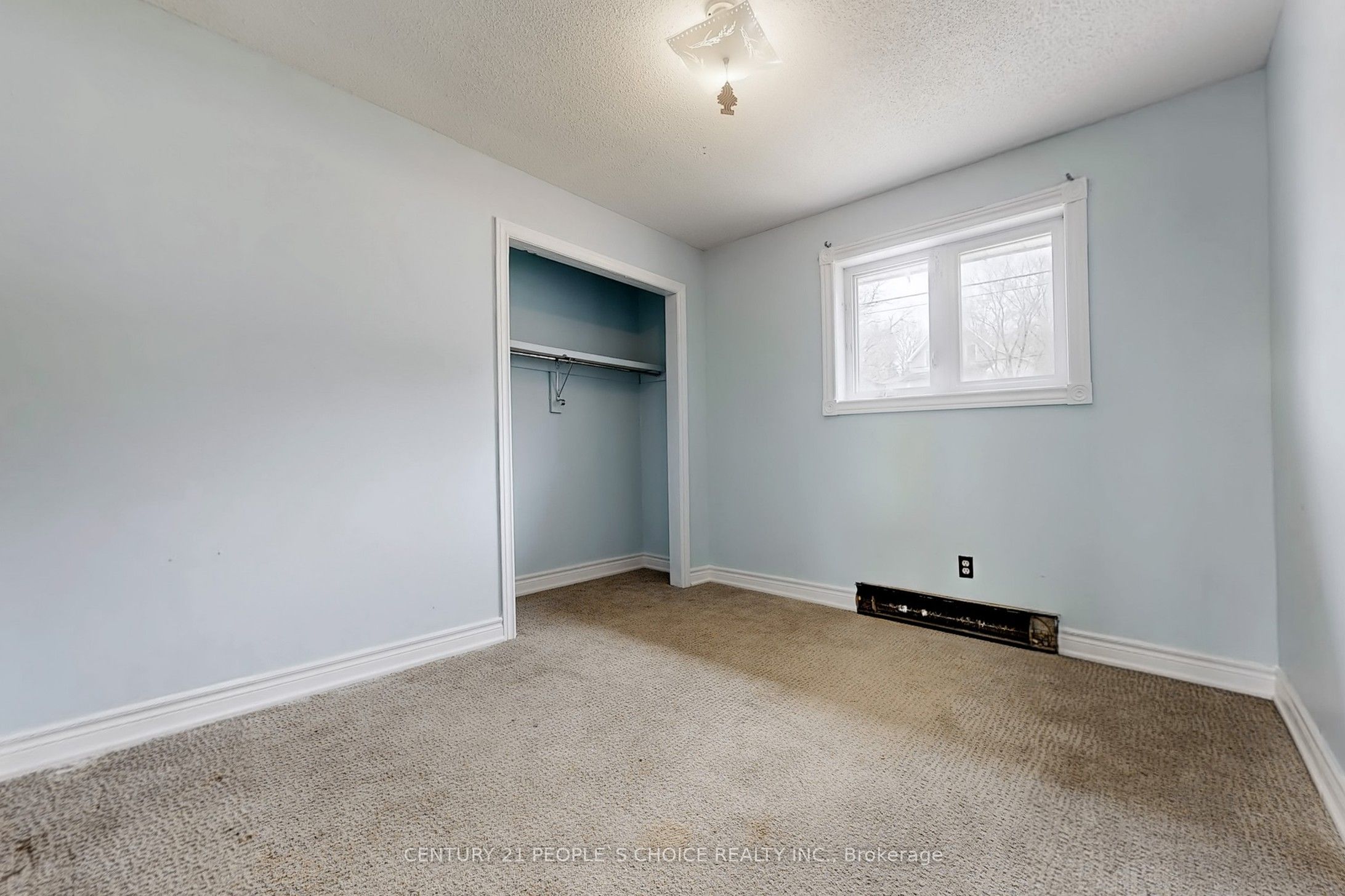 156 Main Street W Property Photo 18