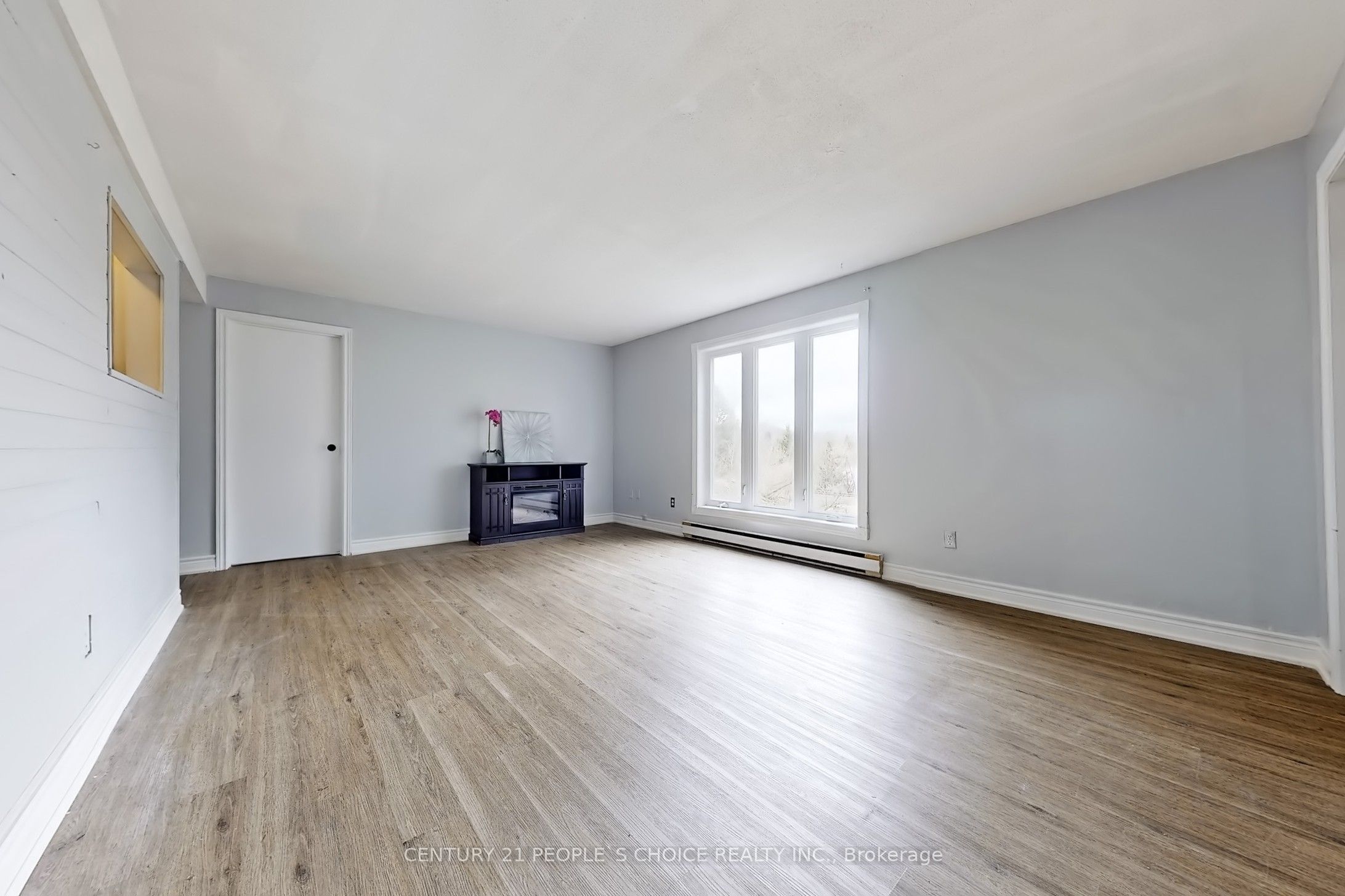 156 Main Street W Property Photo 30