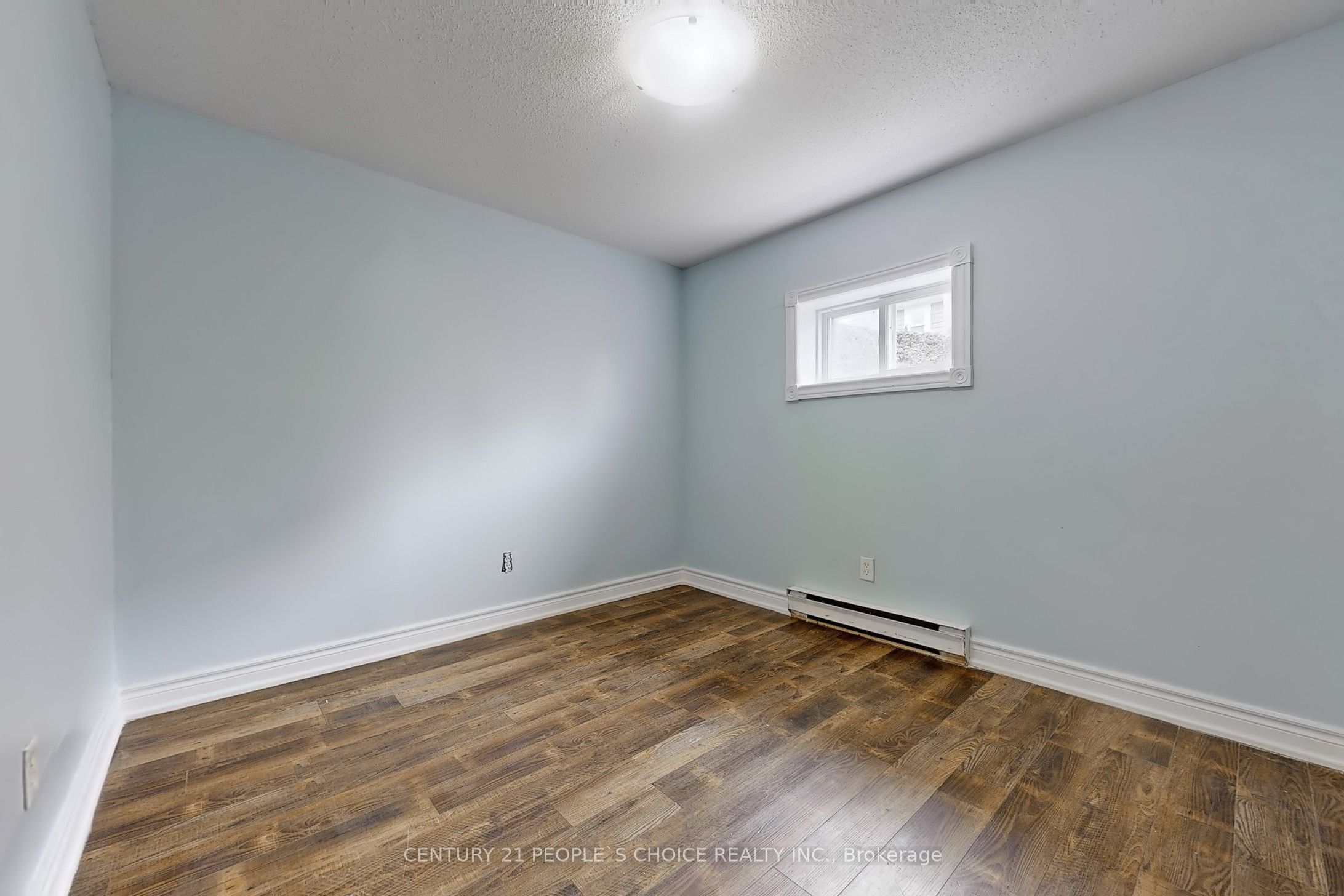 156 Main Street W Property Photo 39