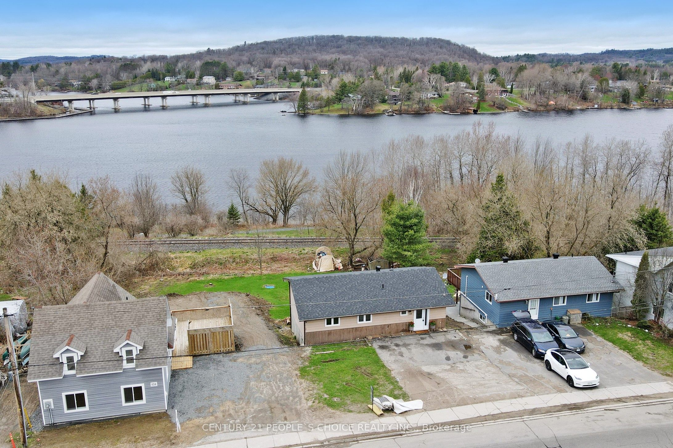 156 Main Street W Property Photo 49