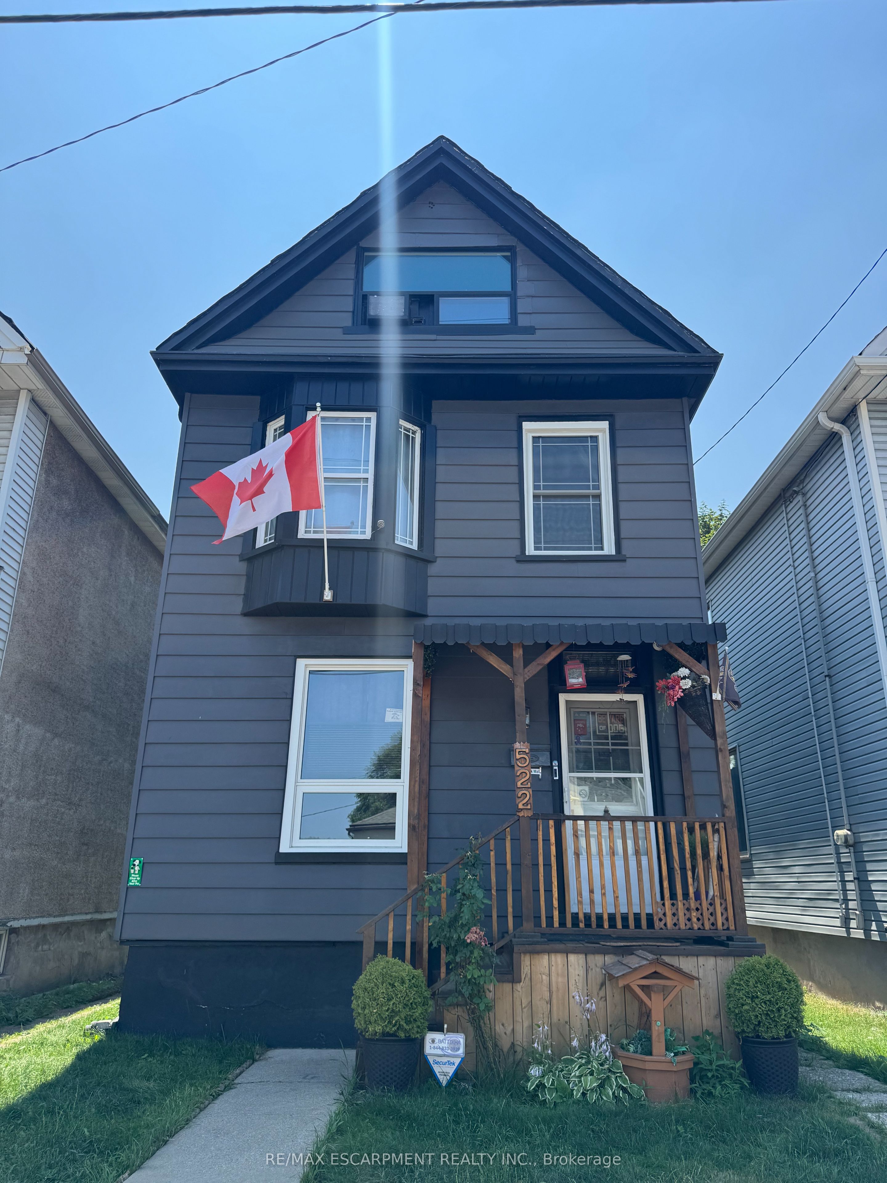 522 Cannon Street E Property Photo 1