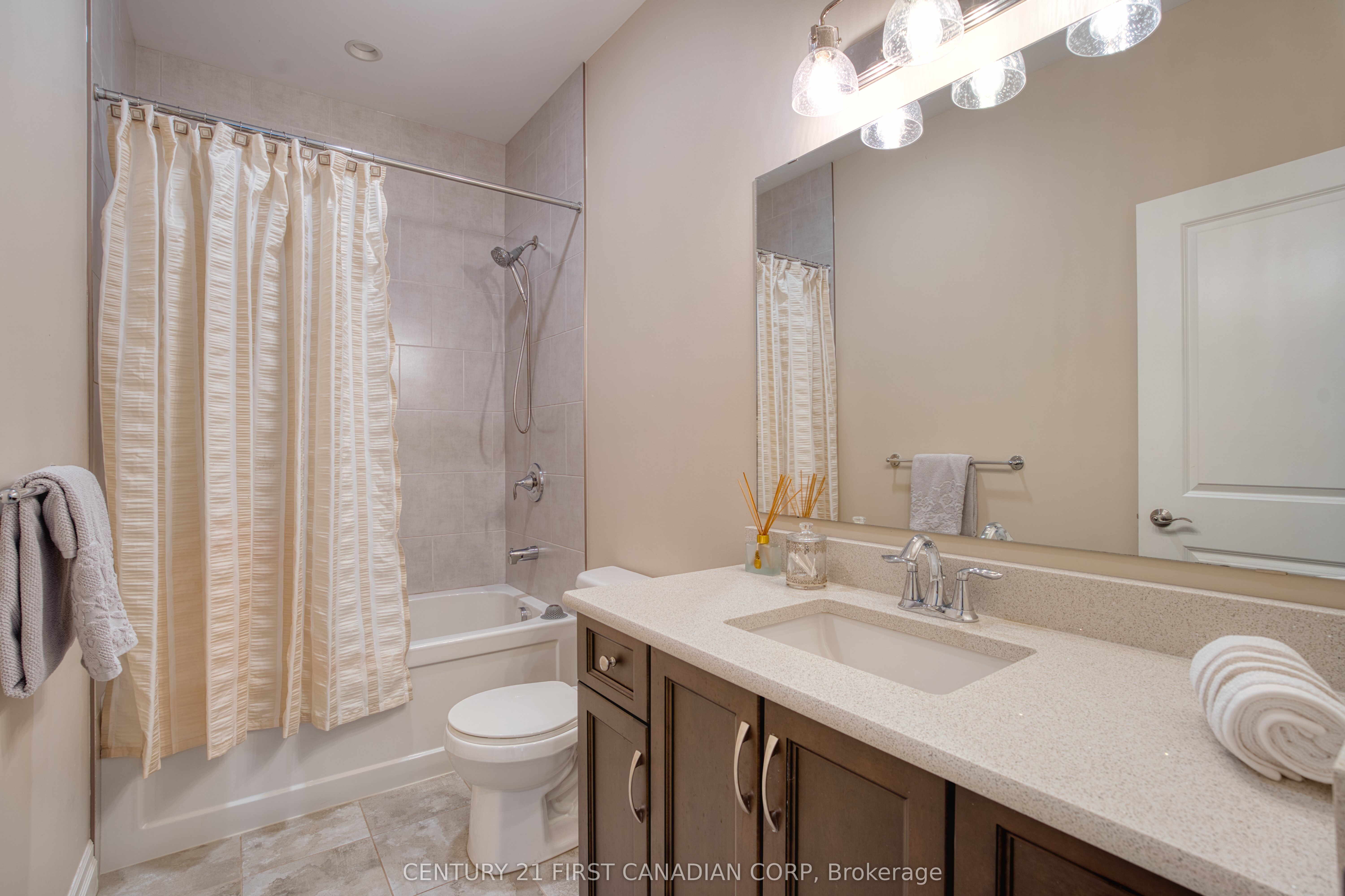 66 Carolina Crescent Property Photo 8