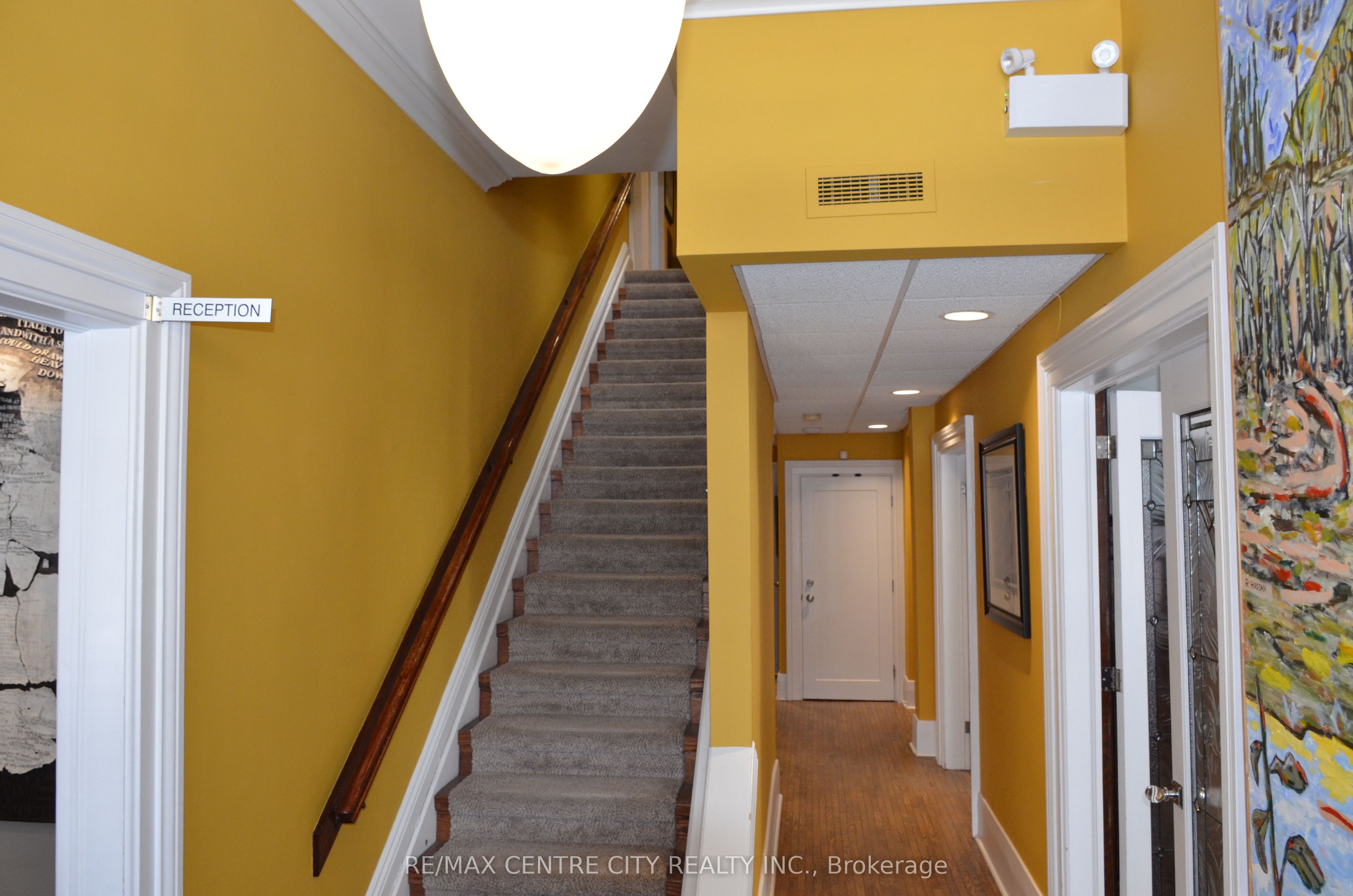 478 Waterloo St Property Photo 5
