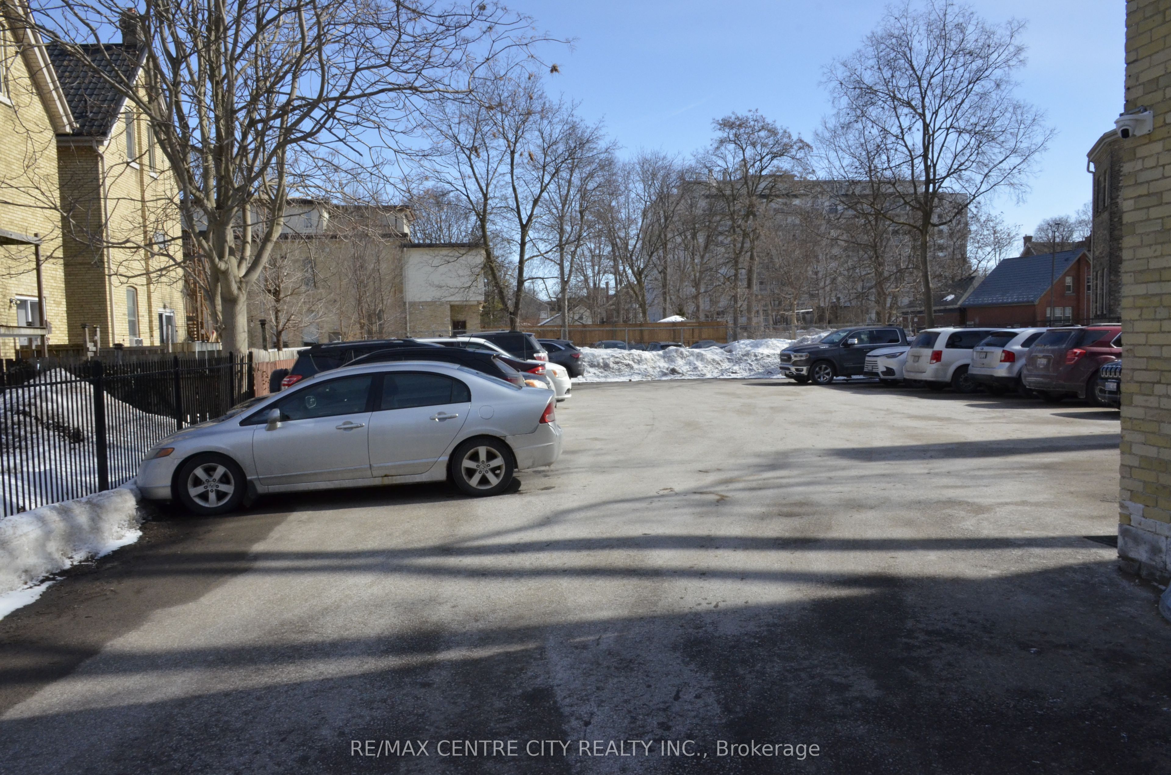 478 Waterloo St Property Photo 10