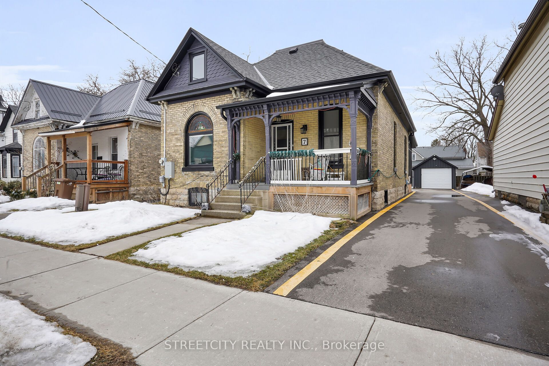 7 Myrtle St Property Photo