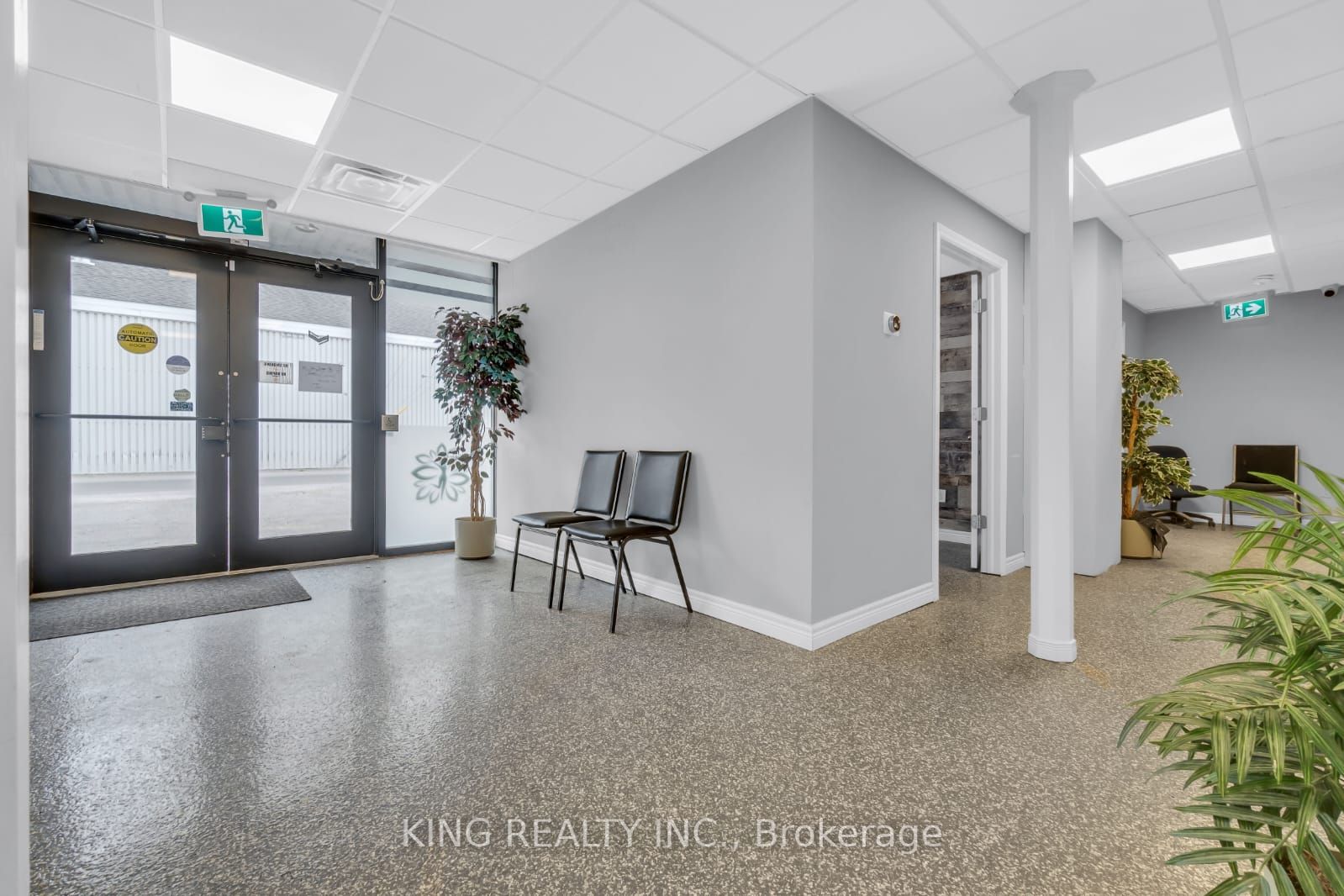 389 Lyle Street Property Photo 4