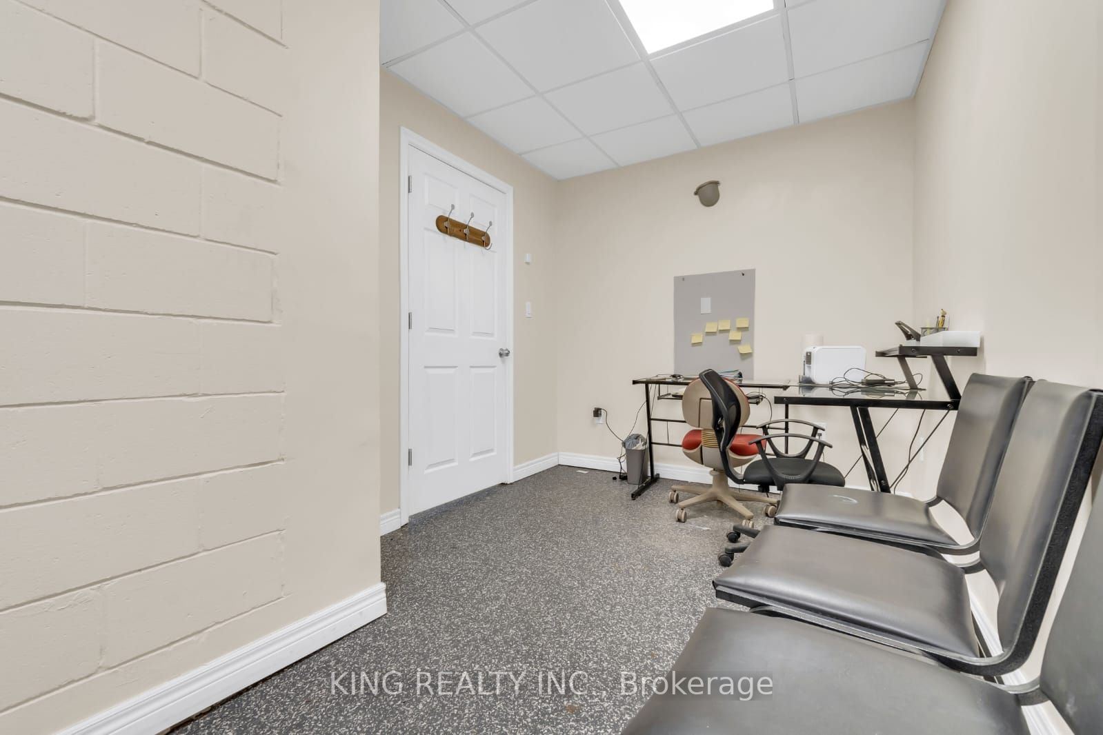 389 Lyle Street Property Photo 11