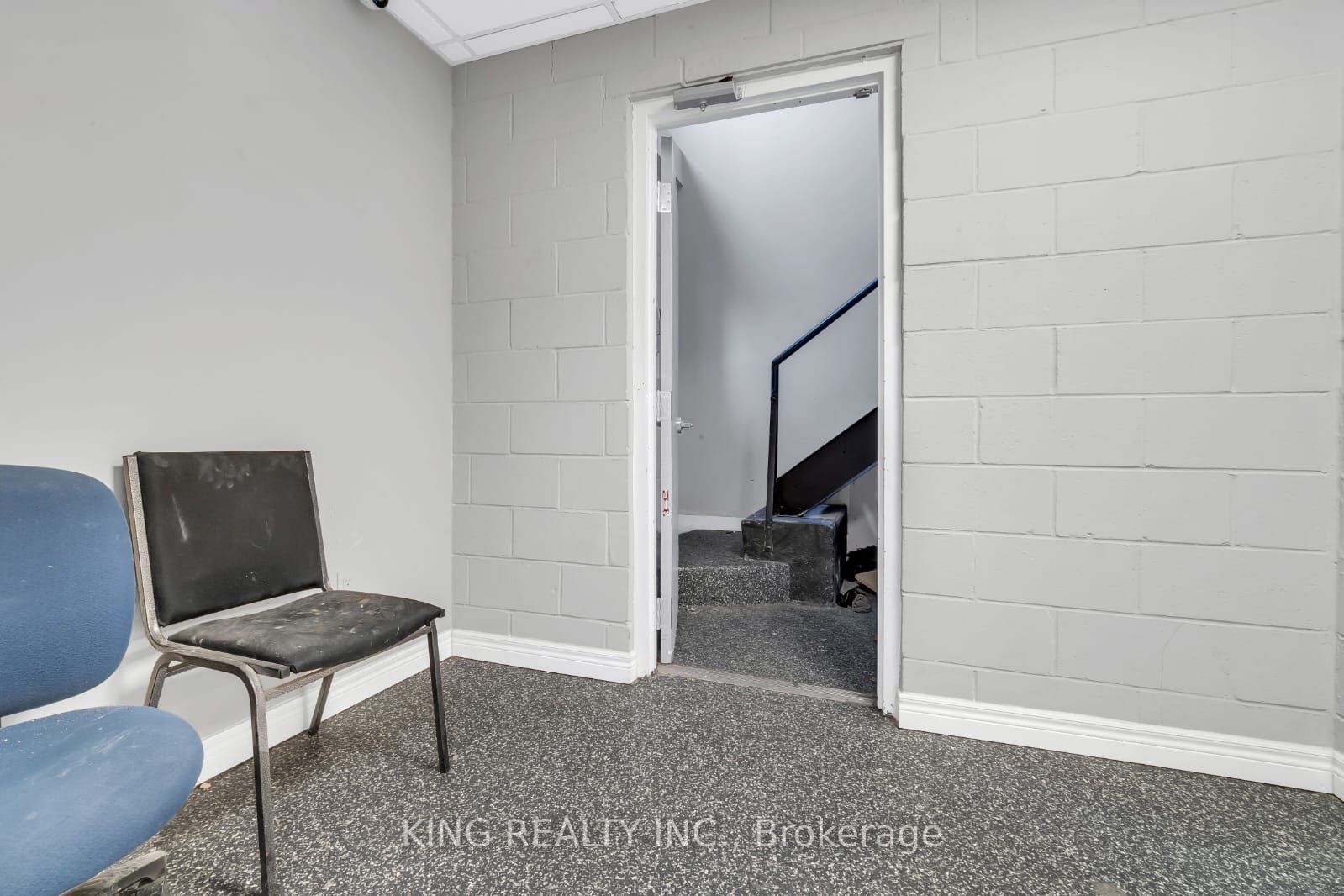 389 Lyle Street Property Photo 20