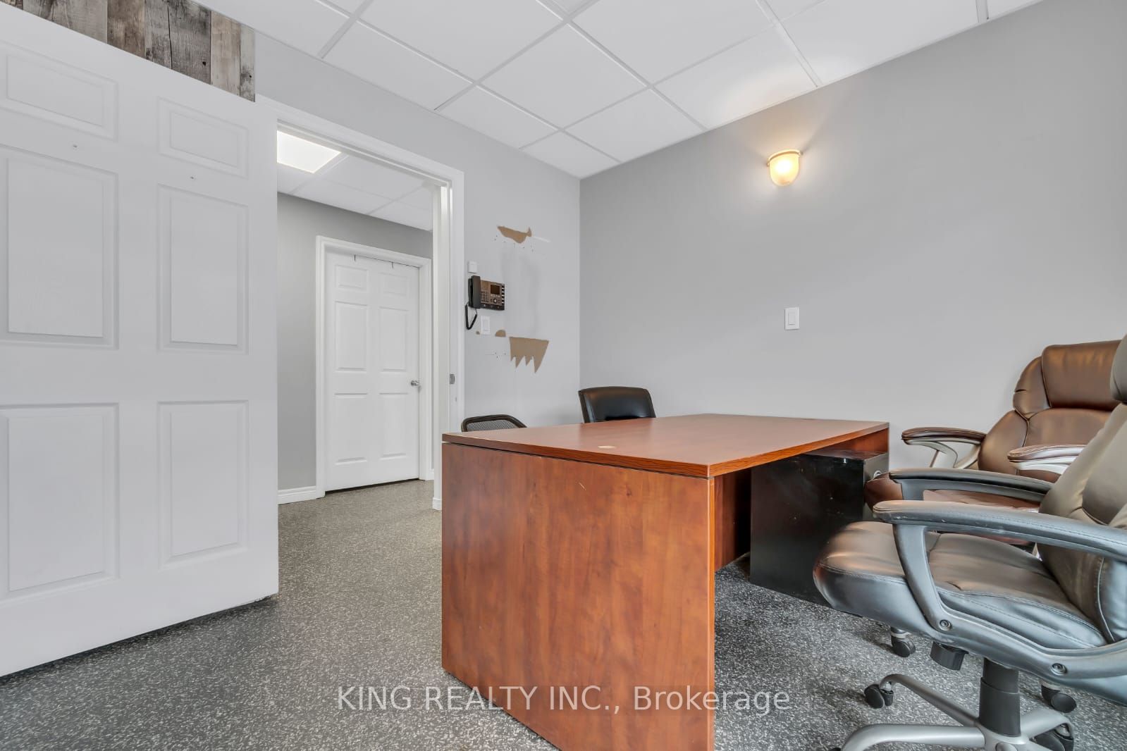 389 Lyle Street Property Photo 21