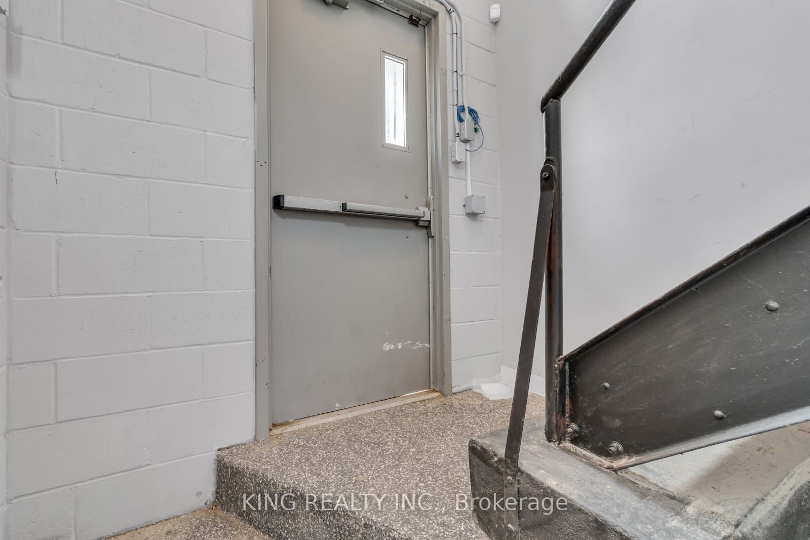 389 Lyle Street Property Photo 23