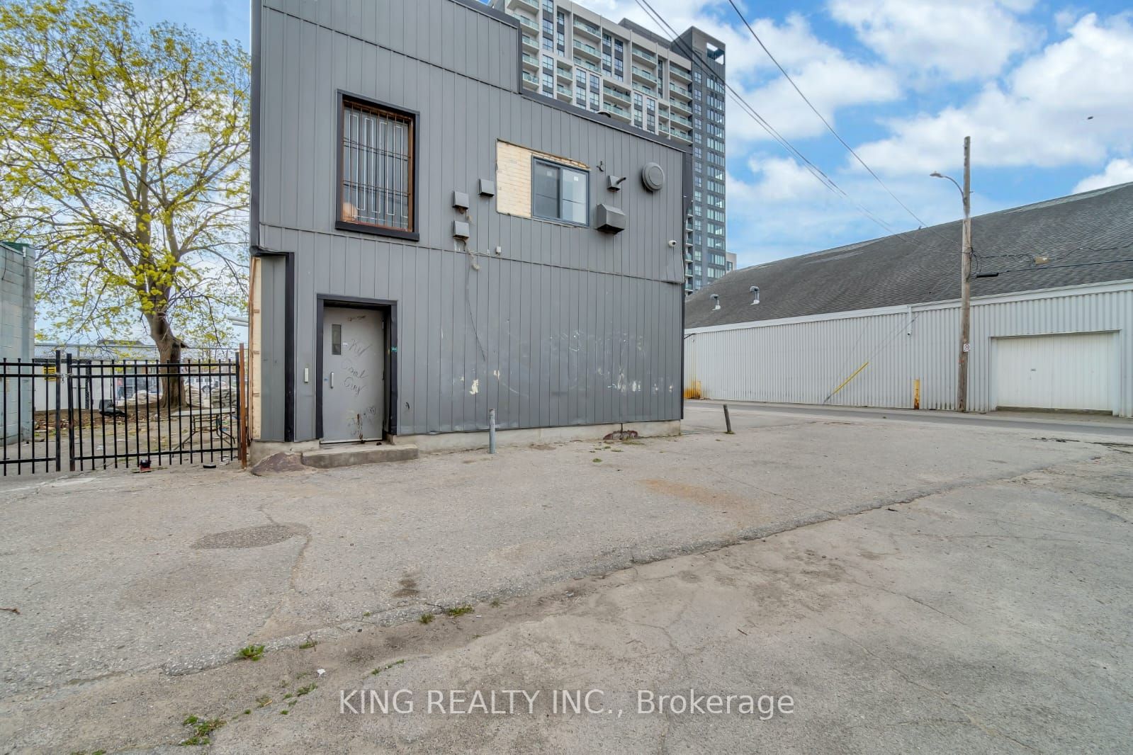 389 Lyle Street Property Photo 44