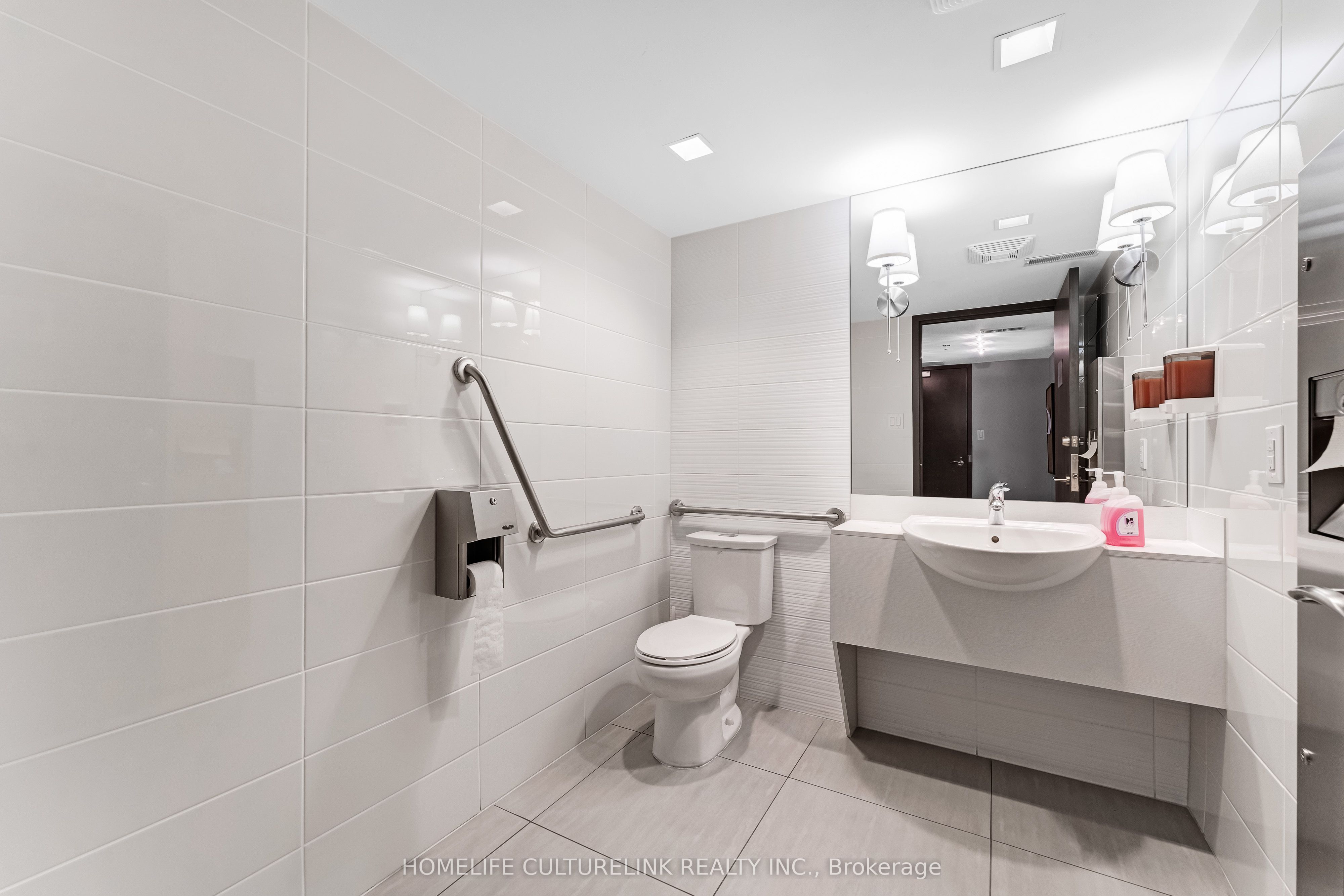 88 Richmond Road 512 Property Photo 26