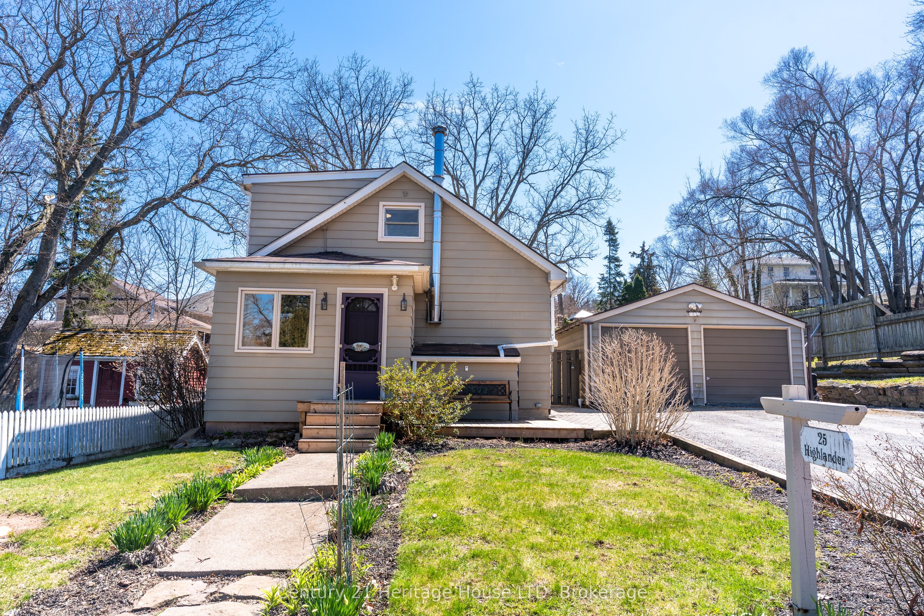 25 Highlander St Street Property Photo