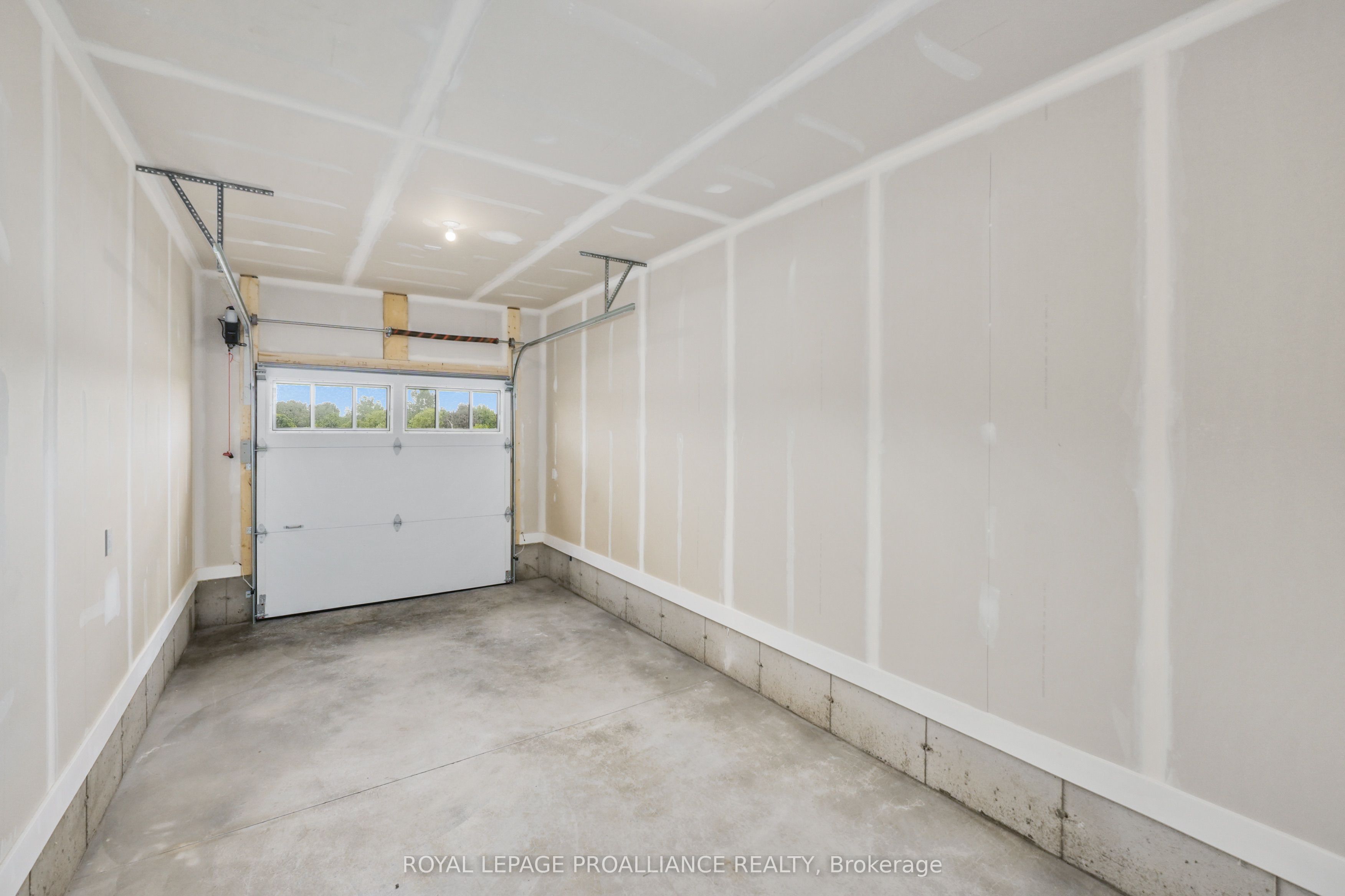 13 Hollingsworth Street Property Photo 24