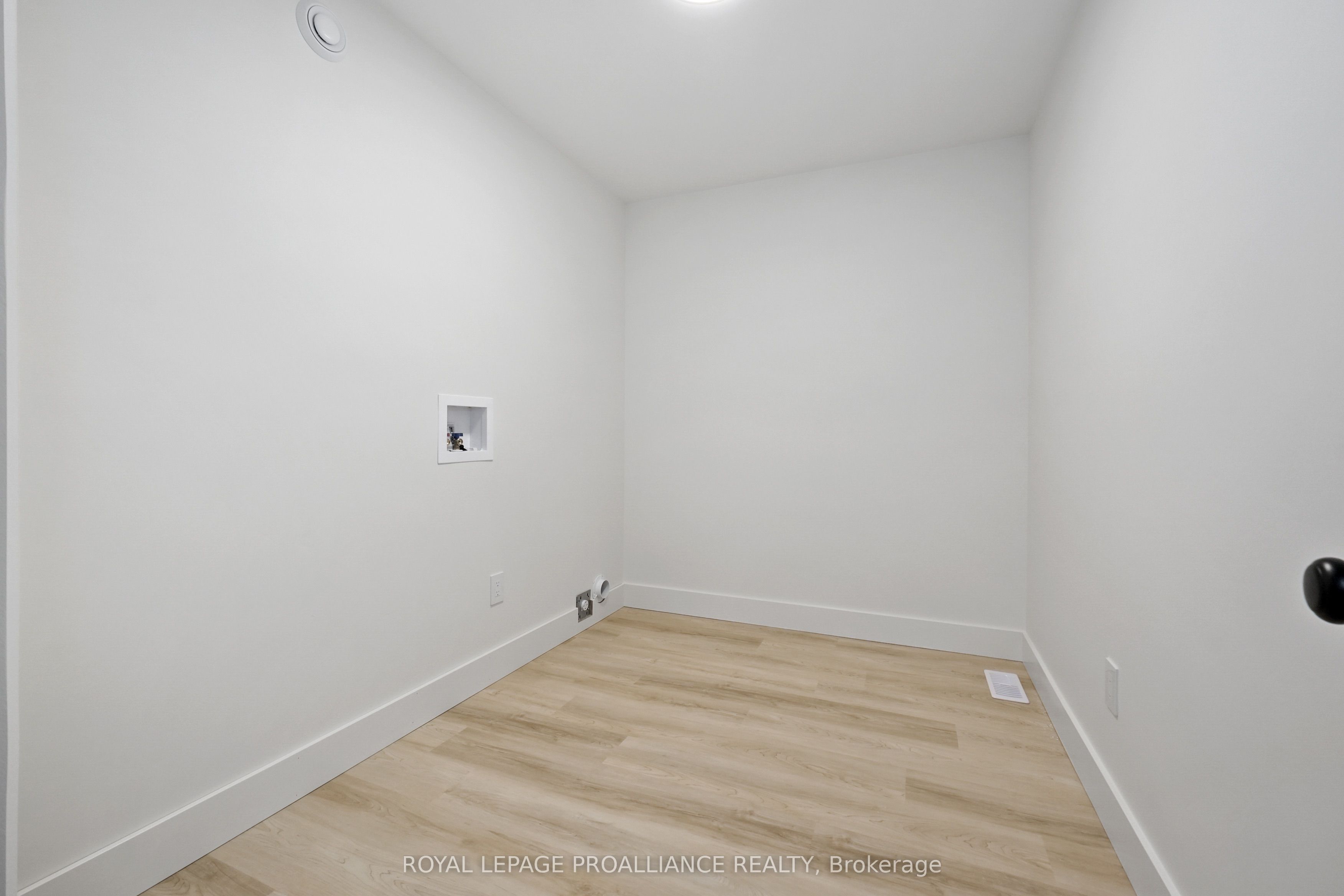 13 Hollingsworth Street Property Photo 28