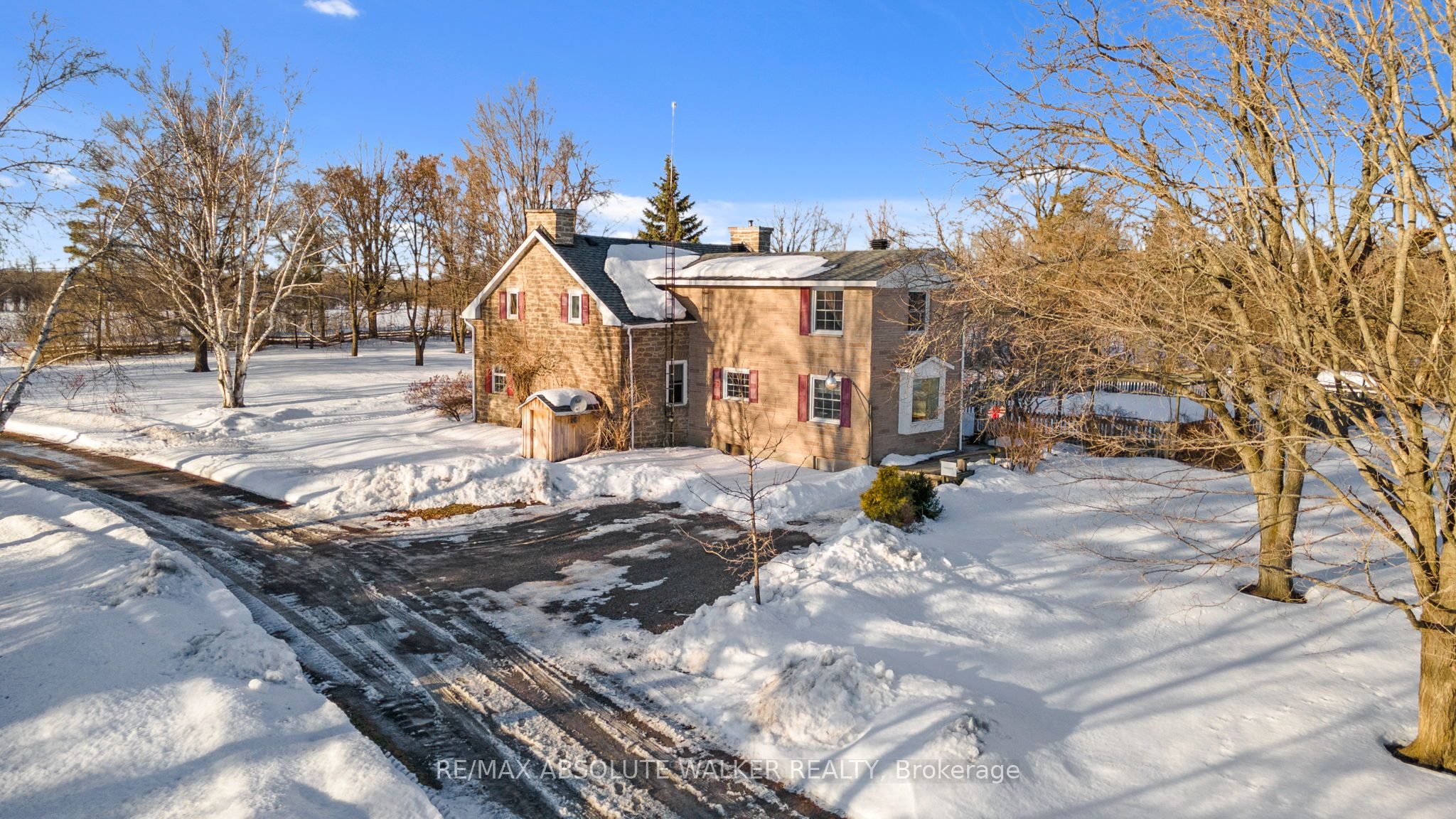 1731 7th Line Property Photo
