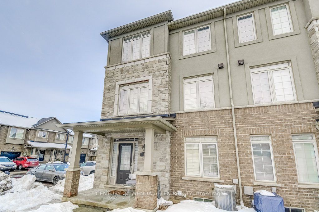 215 Dundas Street E 8 Property Photo 1