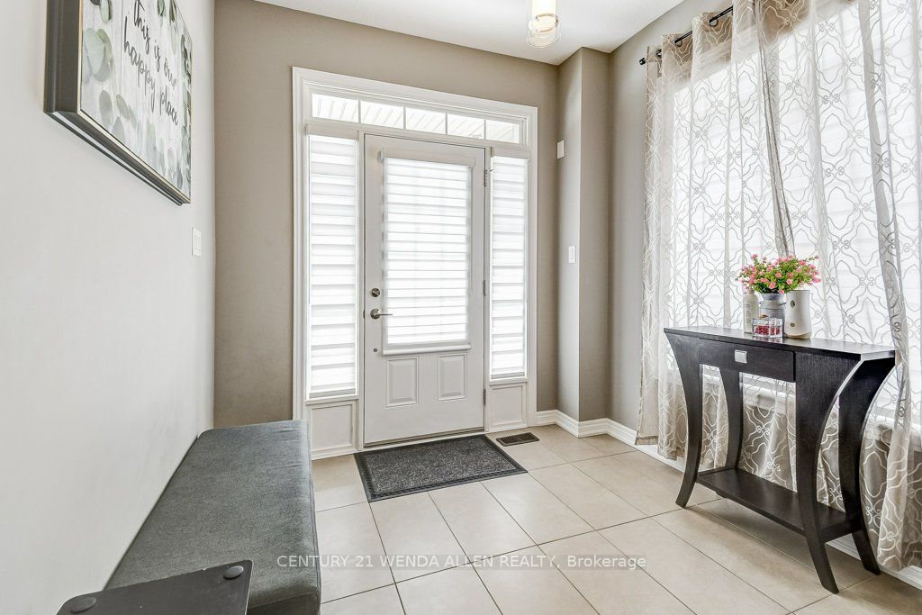 215 Dundas Street E 8 Property Photo 5