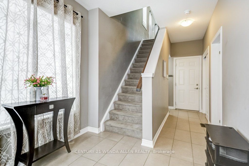 215 Dundas Street E 8 Property Photo 6