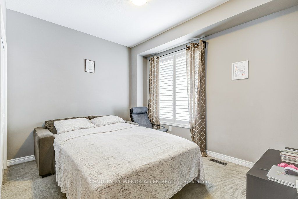 215 Dundas Street E 8 Property Photo 7