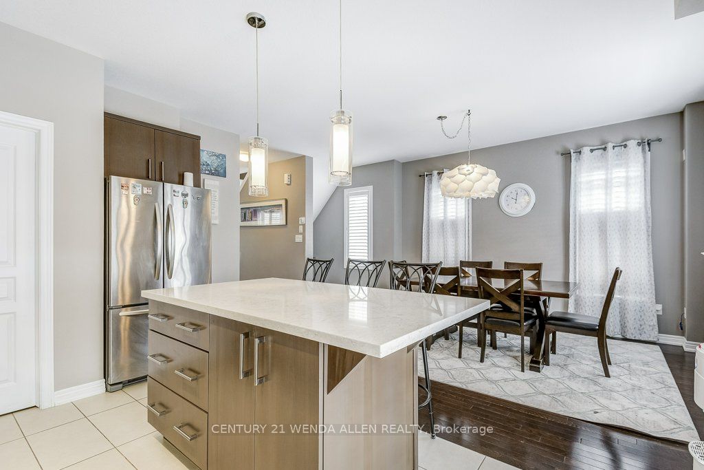 215 Dundas Street E 8 Property Photo 15