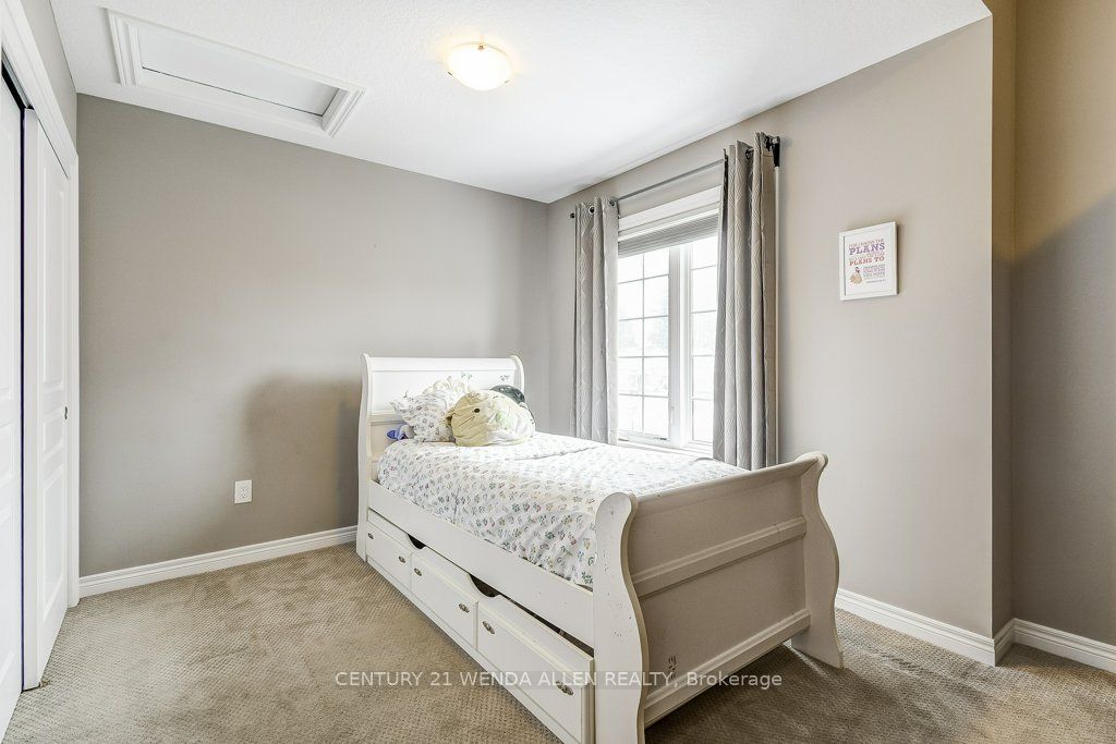 215 Dundas Street E 8 Property Photo 28