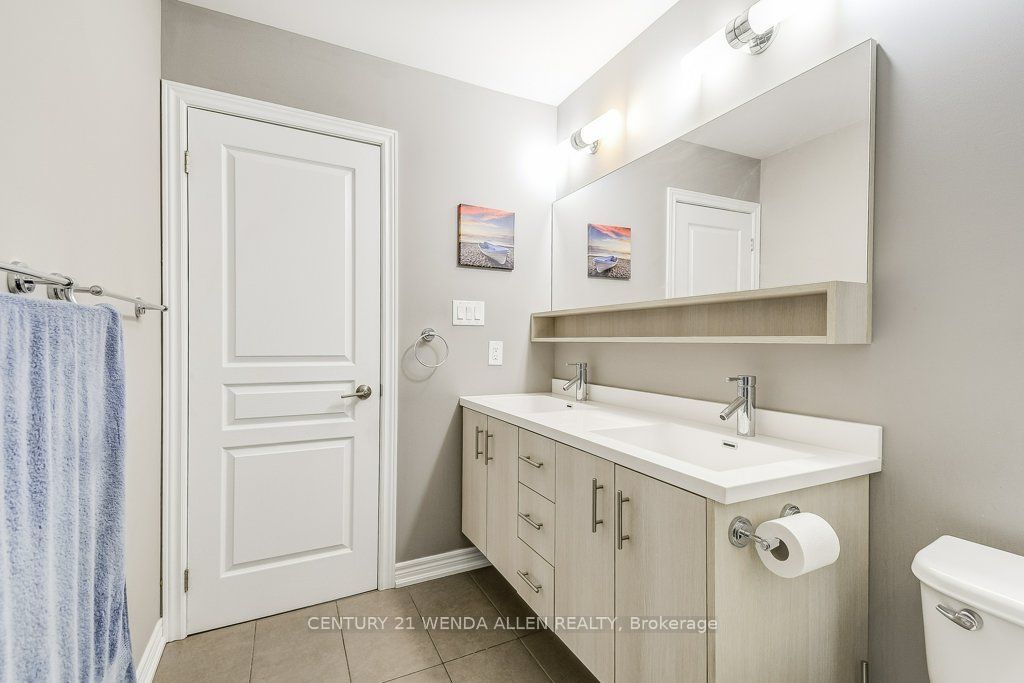 215 Dundas Street E 8 Property Photo 34