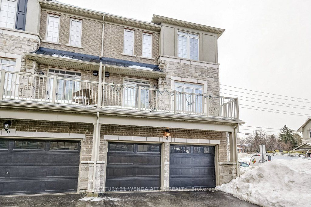 215 Dundas Street E 8 Property Photo 40
